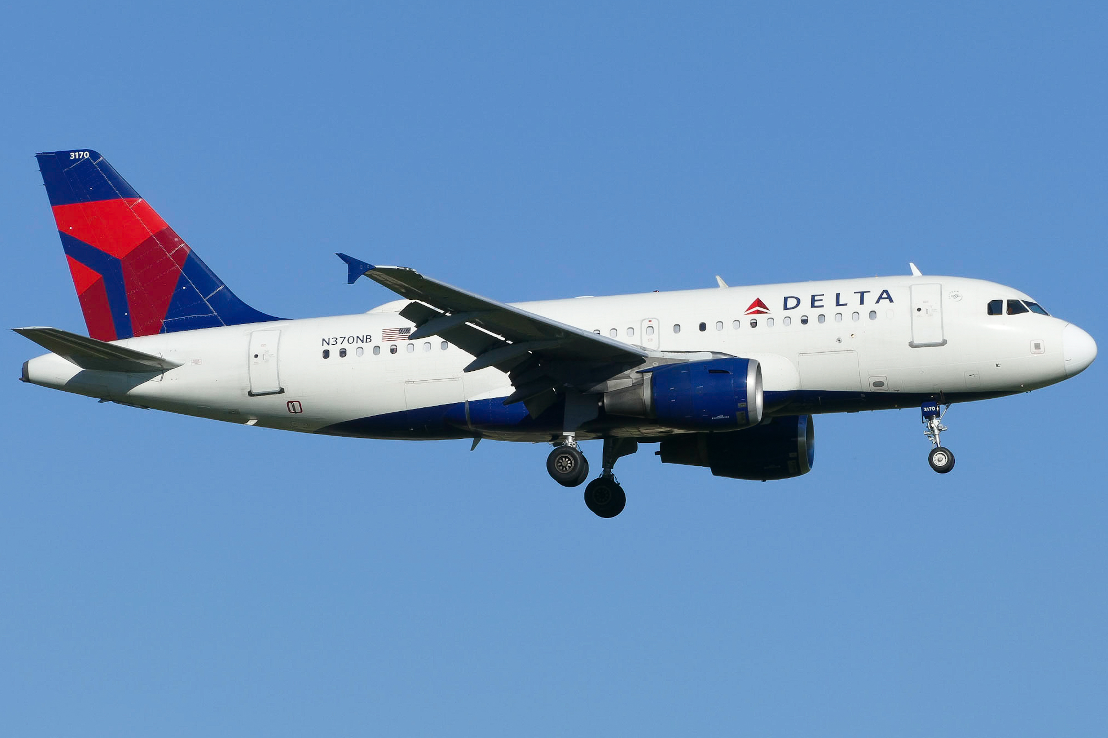 Full size: Delta Airlines Airbus A319 N370NB at Austin-Bergstrom International Airport