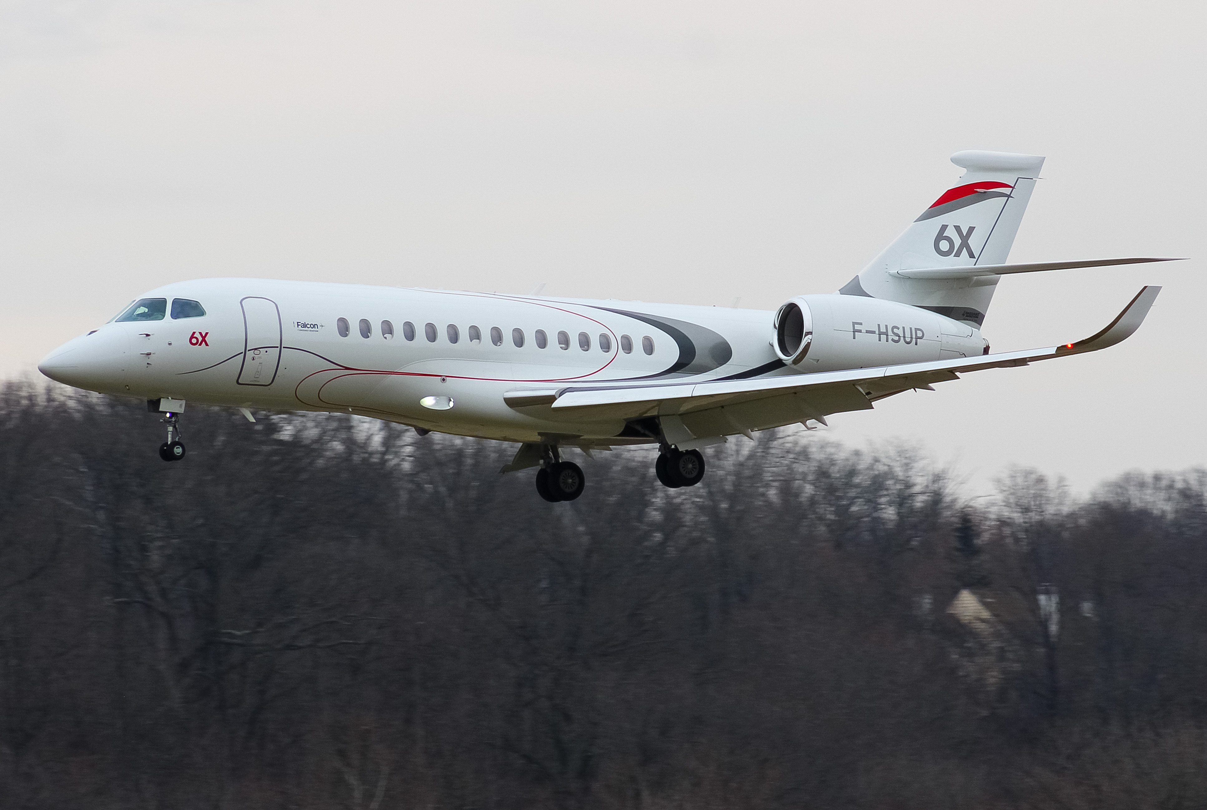 Full size: PRIVATE  Dassault Falcon 6X F-HSUP at Cincinnati Municipal Airport/Lunken Field
