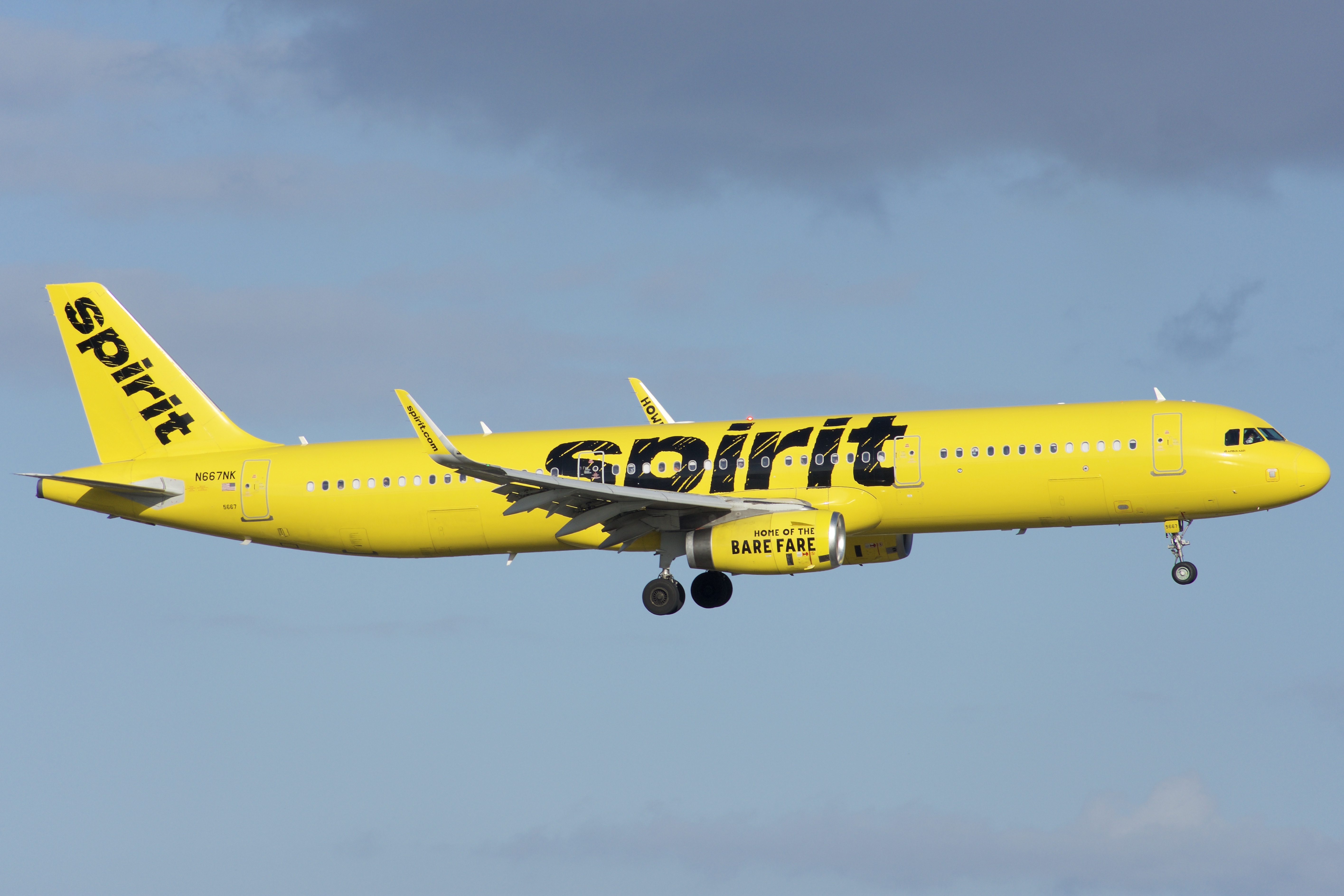 Full size: Spirit Airlines Airbus A321-200 N667NK at Orlando International Airport