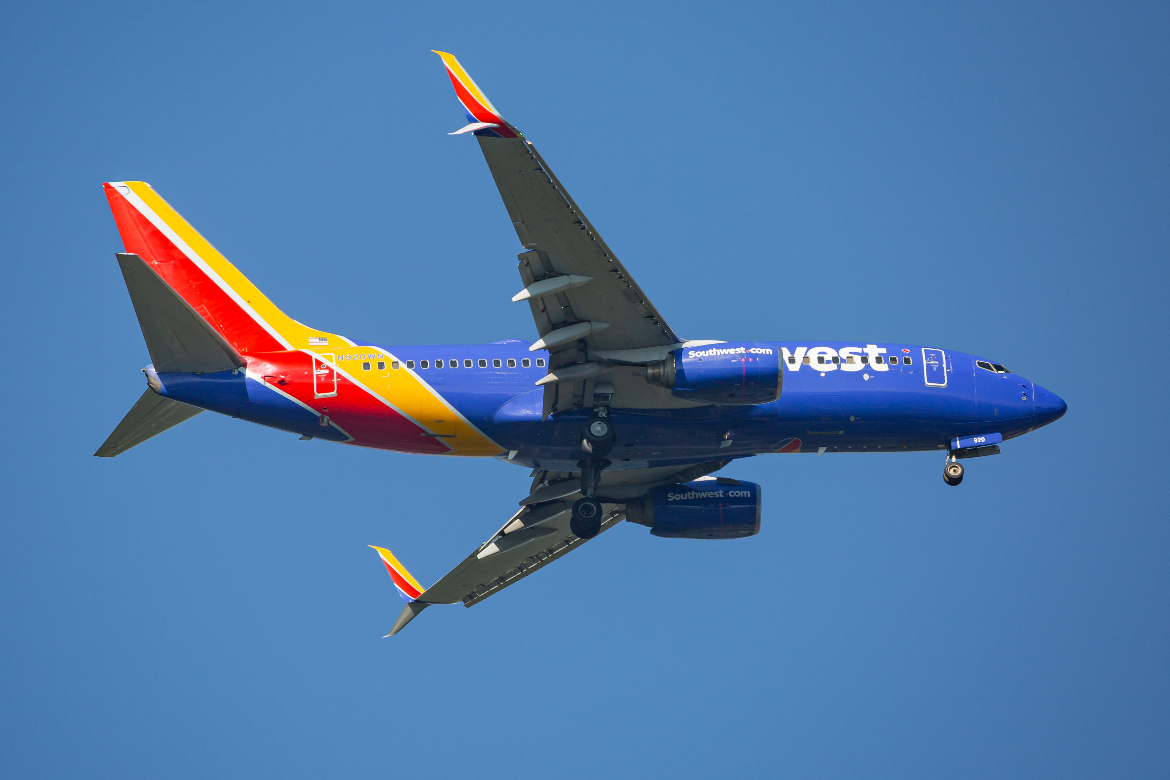 Full size: Southwest Airlines Boeing 737-700 N920WN  at Baltimore/Washington International Thurgood Marshall Airport