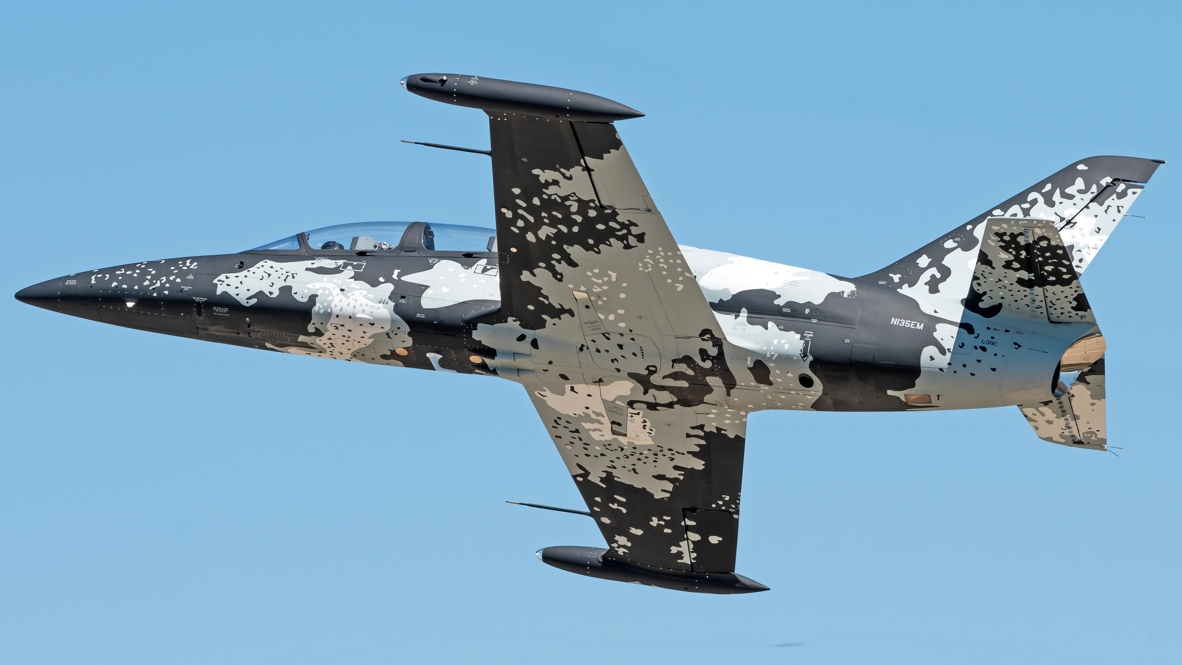 Full size: PRIVATE Aero L-39 Albatros N135EM at Wittman Regional Airport