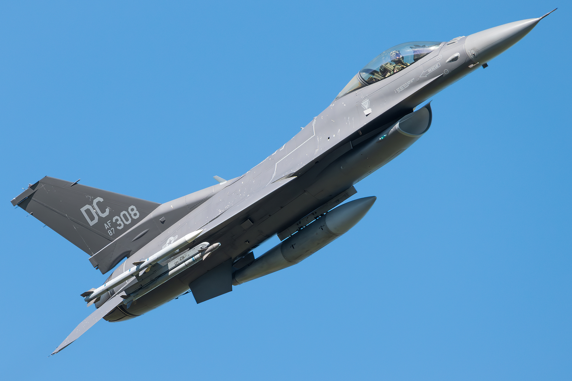 Full size: USAF - United States Air Force General Dynamics F-16 87-0308 at Joint Base Andrews