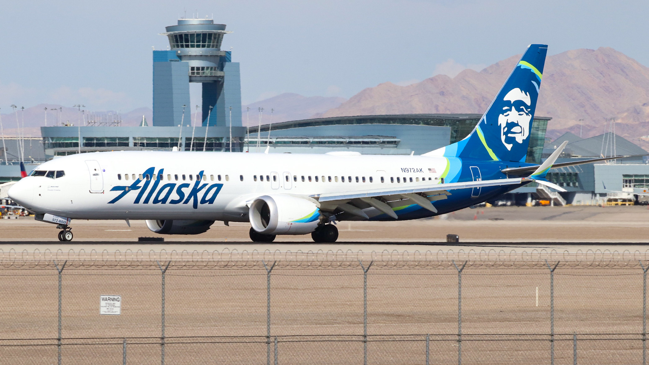 Full size: Alaska Airlines Boeing 737 MAX 9 N972AK at Harry Reid International Airport