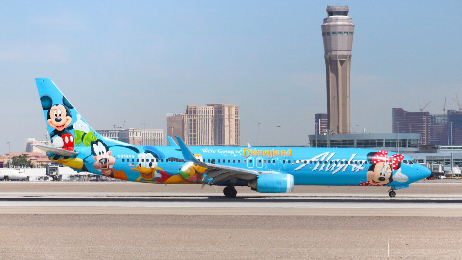 Full size: Alaska Airlines Boeing 737-900 N318AS at Harry Reid International Airport