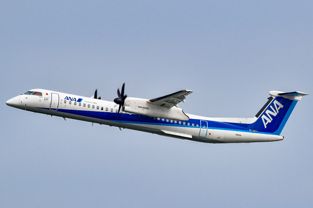 Full size: All Nippon Airways De Havilland DHC-8 JA461A at Tokyo-Haneda Airport