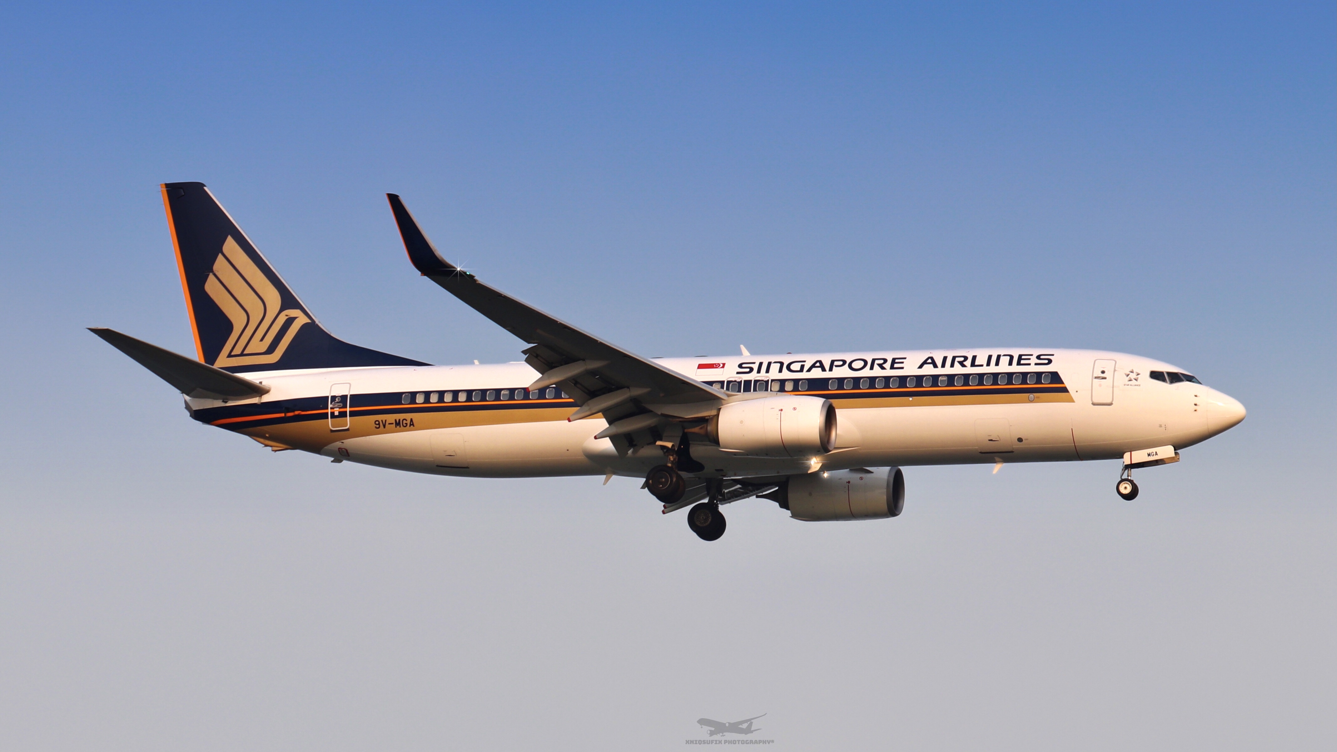 Full size: Singapore Airlines Boeing 737-800 9V-MGA at Singapore-Changi Airport