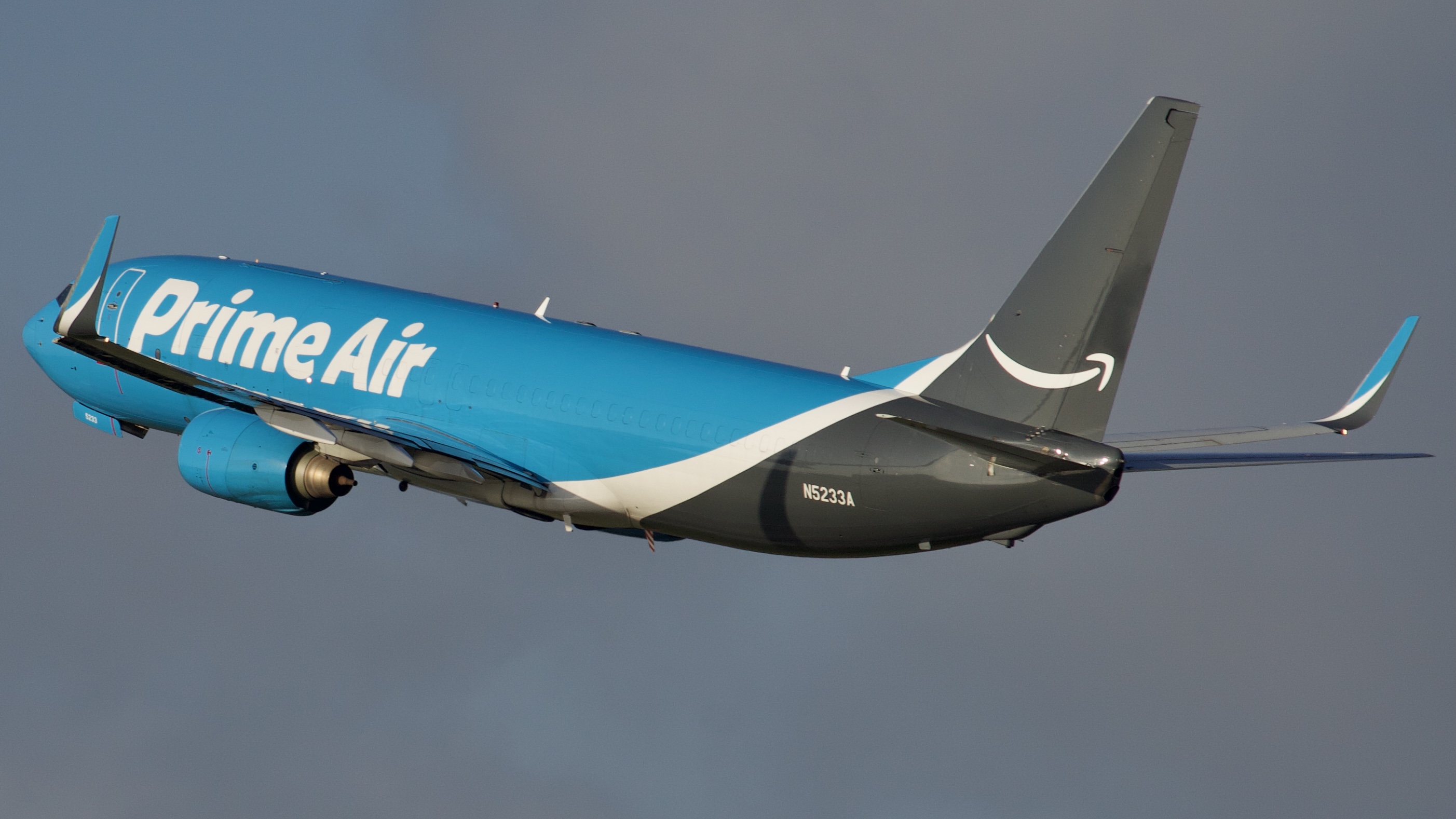 Full size: Prime Air Boeing 737-800 N5233A at Houston-George Bush Intercontinental Airport