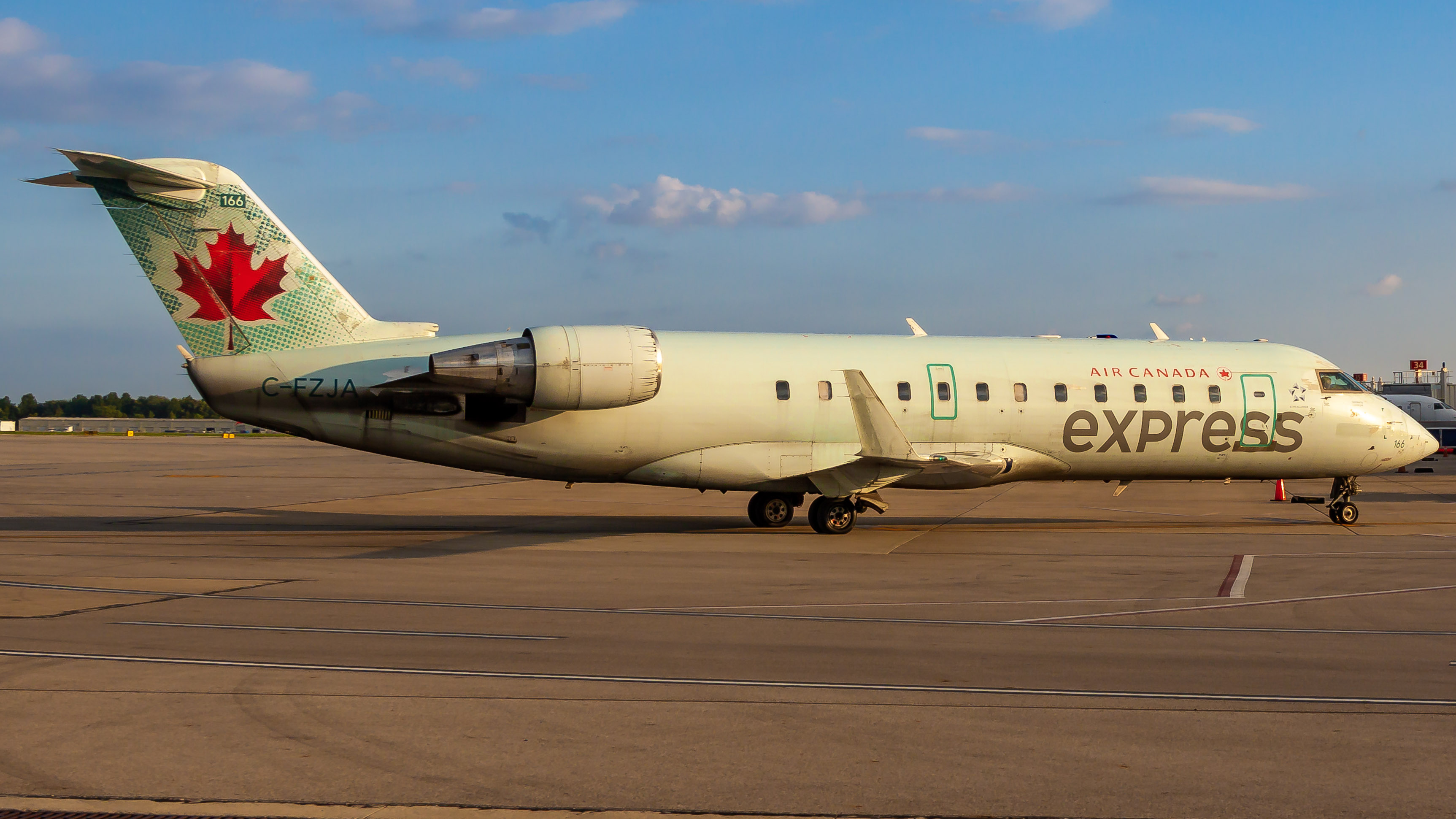 Full size: Air Canada Express Mitsubishi CRJ-200 C-FZJA at John Glenn Columbus International Airport