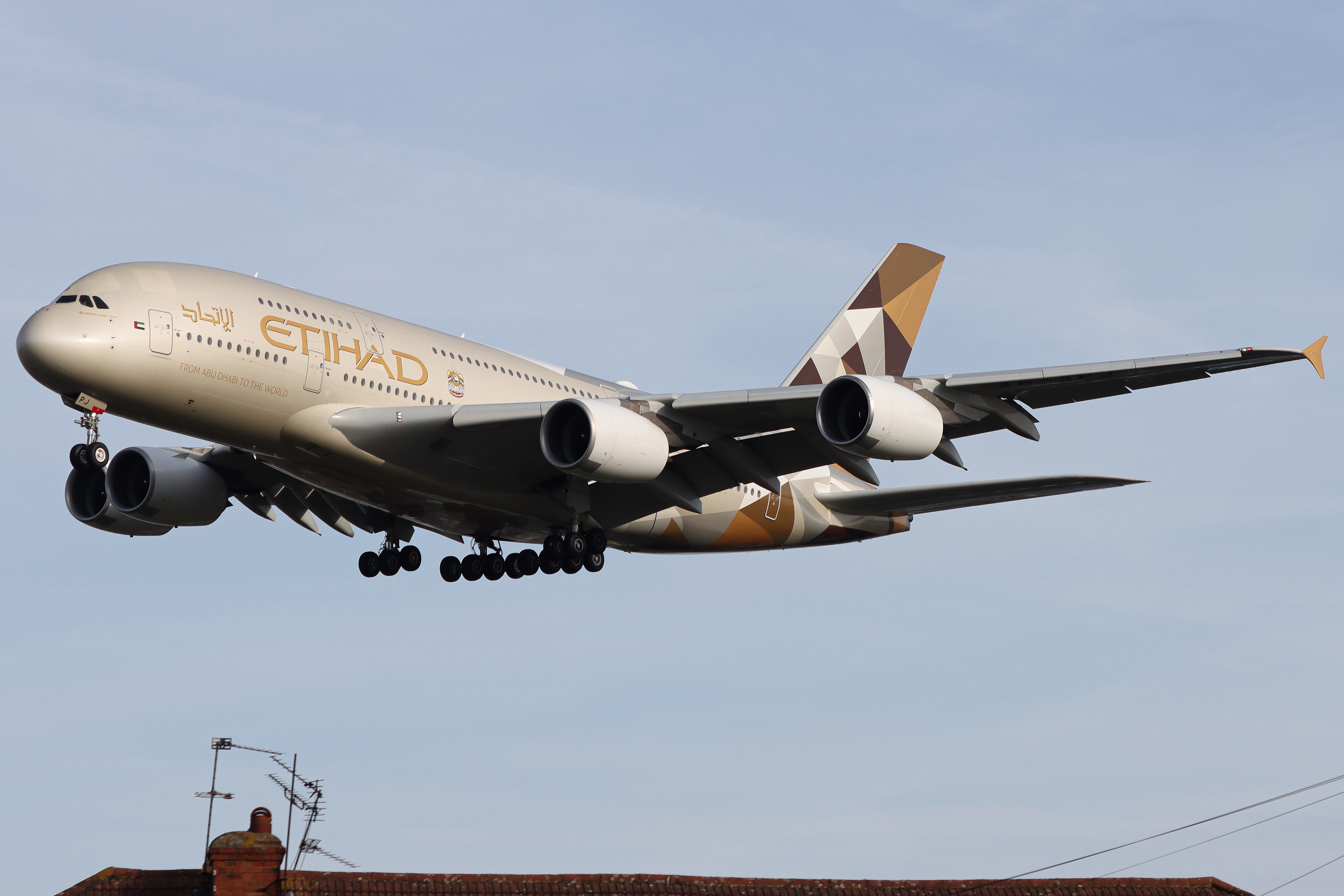 Full size: Etihad Airways Airbus A380-800 A6-APJ at London Heathrow International Airport