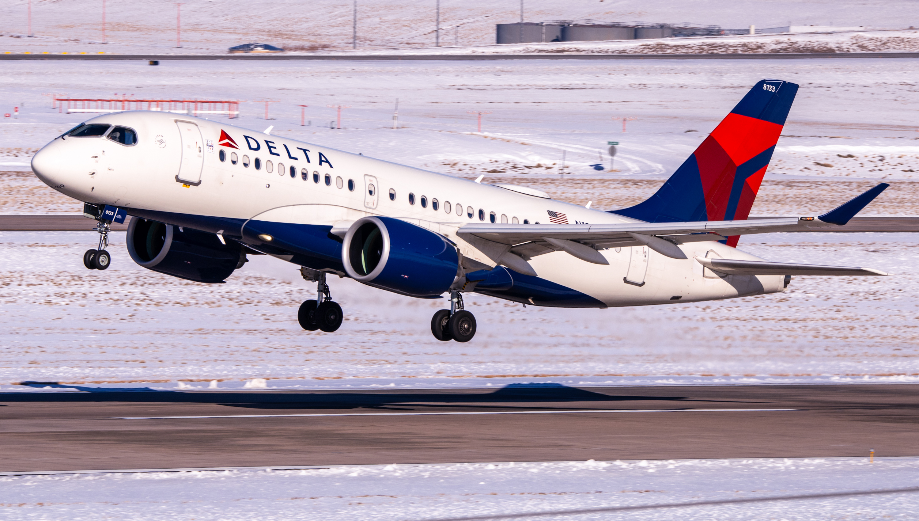 Full size: Delta Airlines Airbus A220-100 N133DU at Denver International Airport