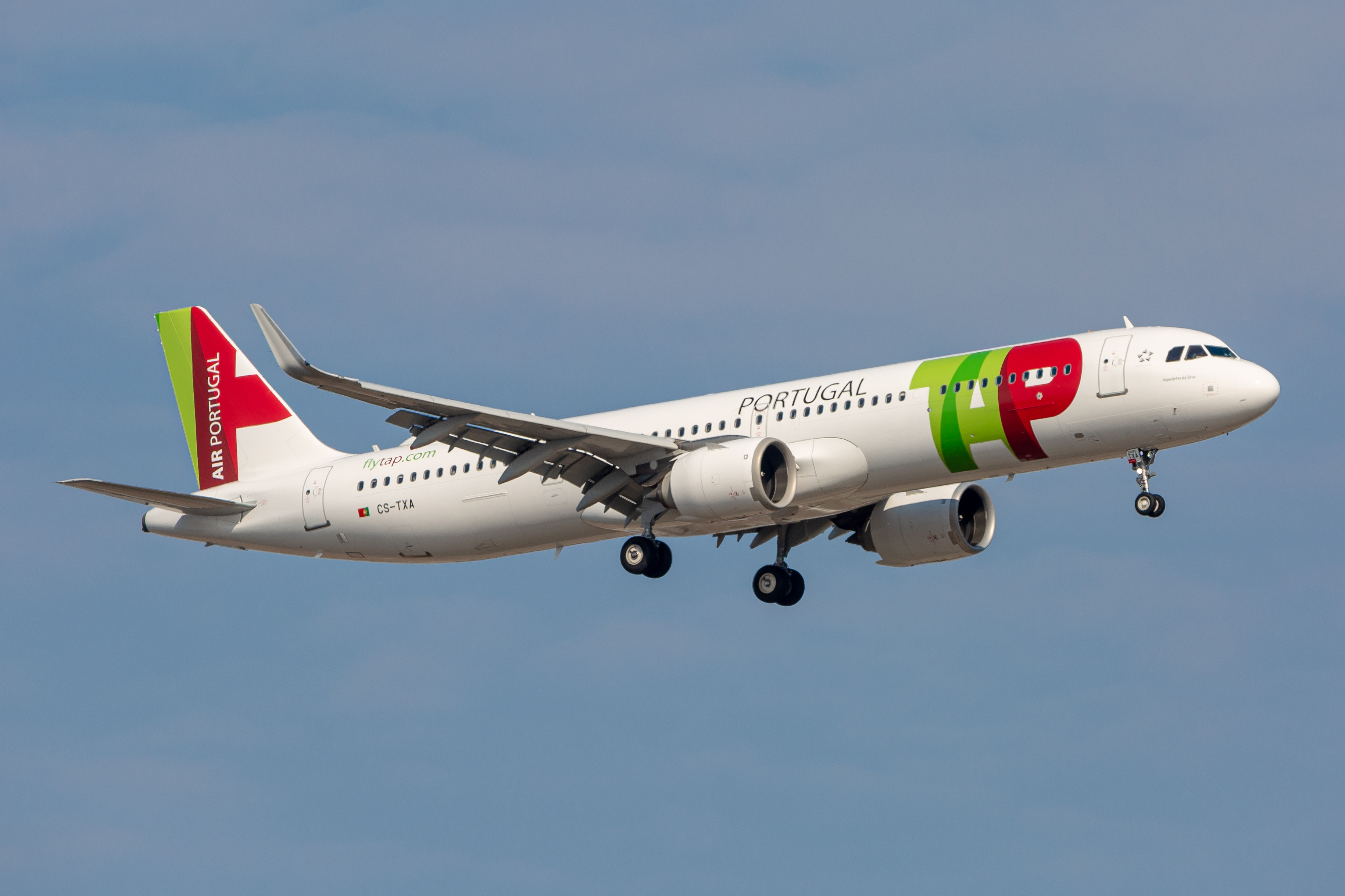 Full size: TAP Air Portugal Airbus A321NEO CS-TXA at Washington Dulles International Airport