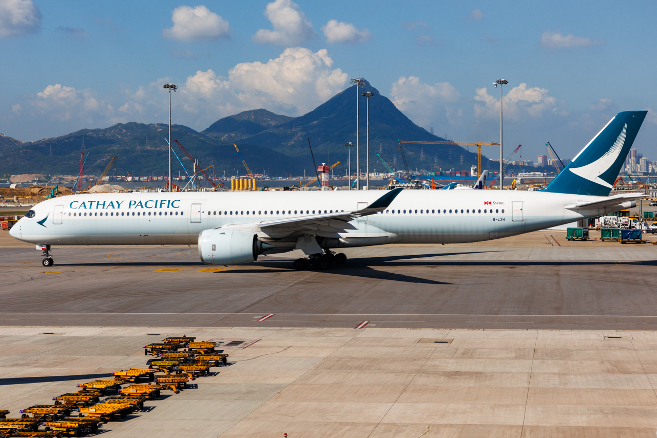 Full size: Cathay Pacific Airbus A350-1000 B-LXH at Hong Kong International Airport