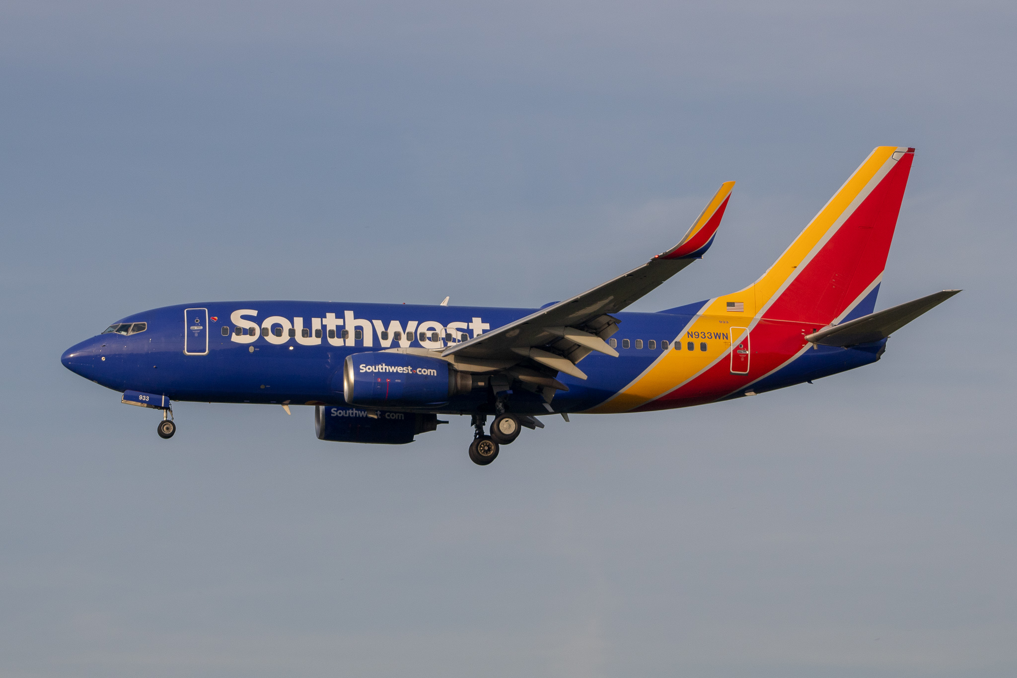 Full size: Southwest Airlines Boeing 737-700 N933WN at Baltimore/Washington International Thurgood Marshall Airport