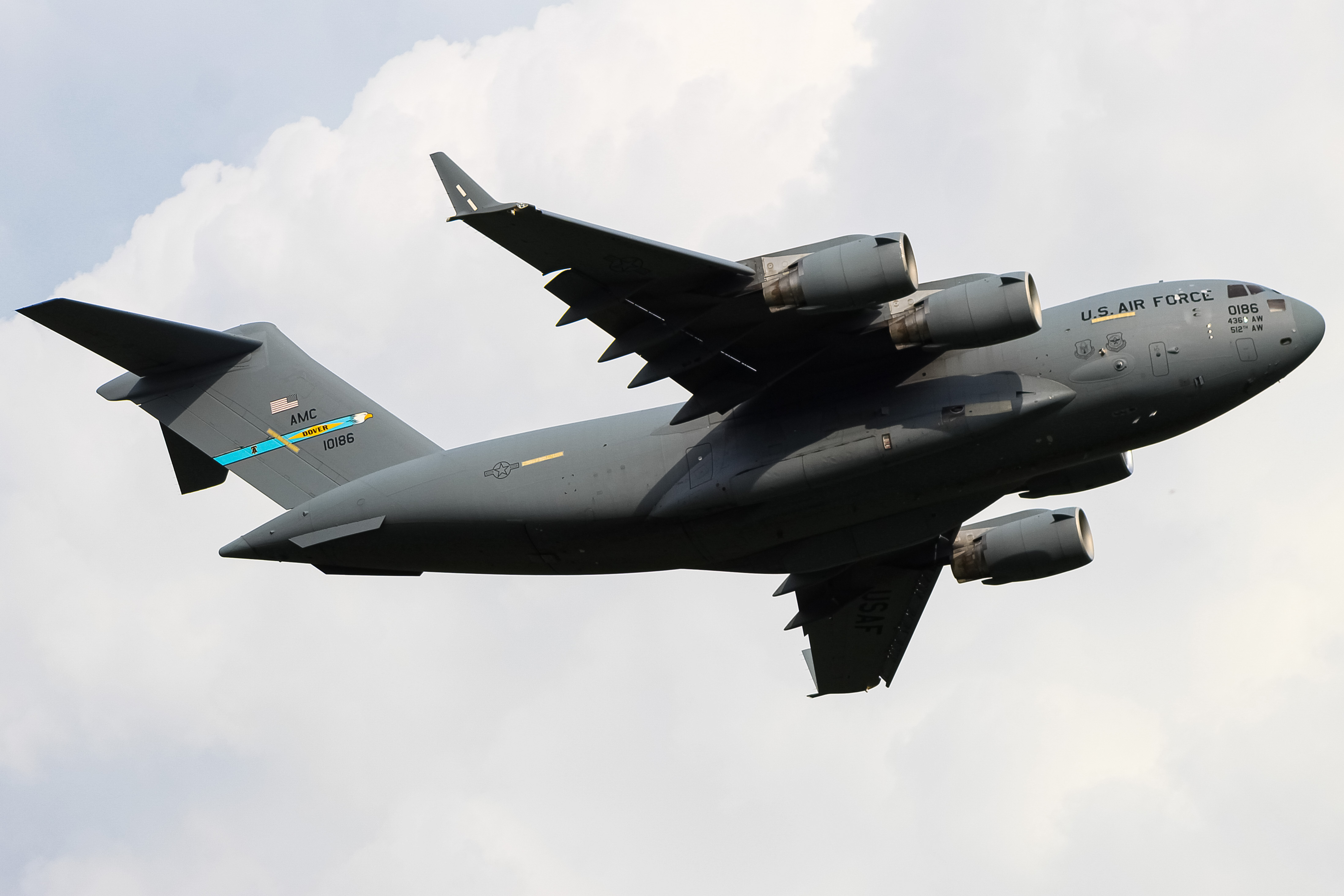 Full size: USAF - United States Air Force Boeing C-17 Globemaster III 01-0186 at Cincinnati Municipal Airport/Lunken Field