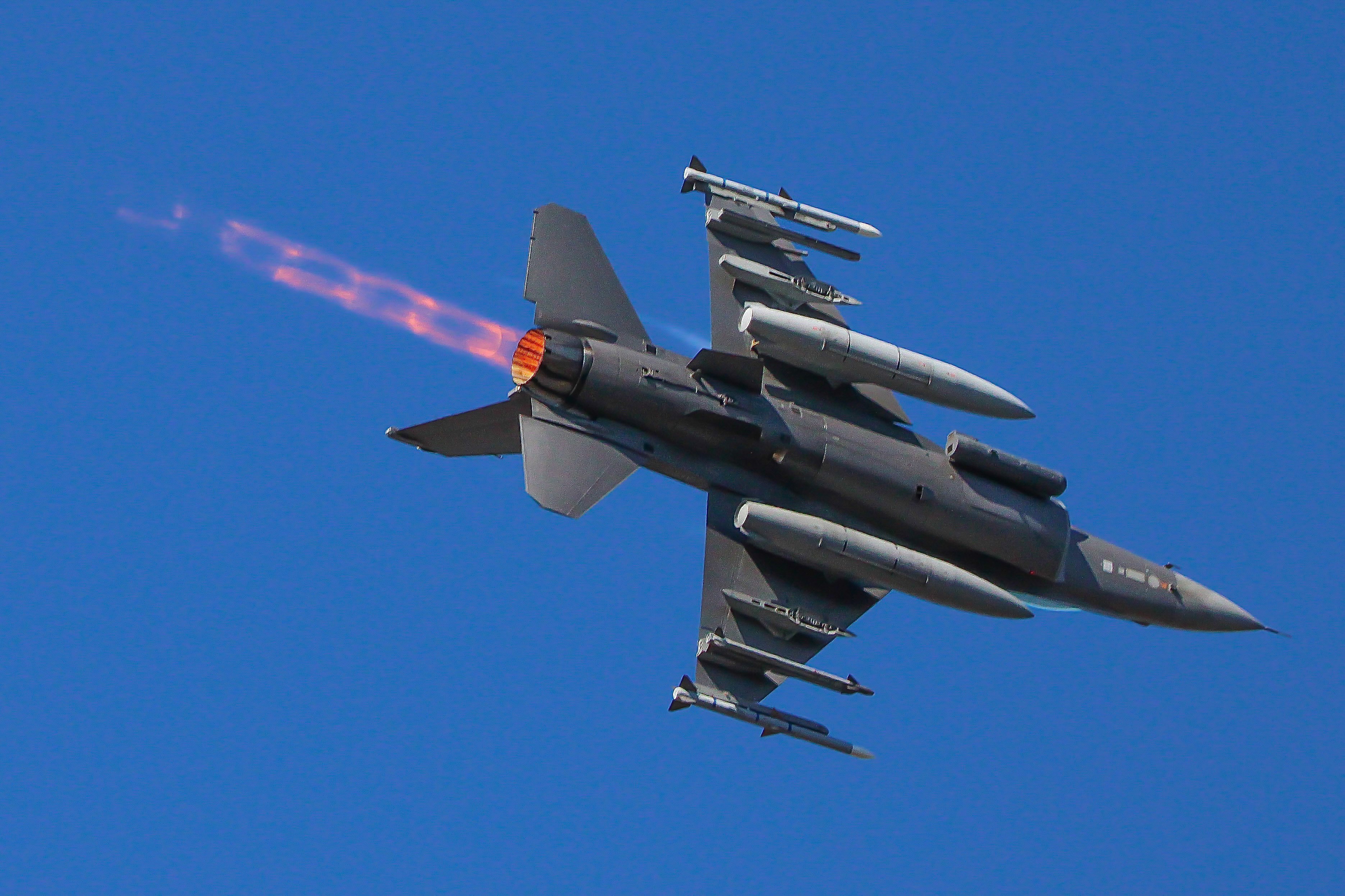 Full size: USAF - United States Air Force General Dynamics F-16C Fighting Falcon 87-0264 at 