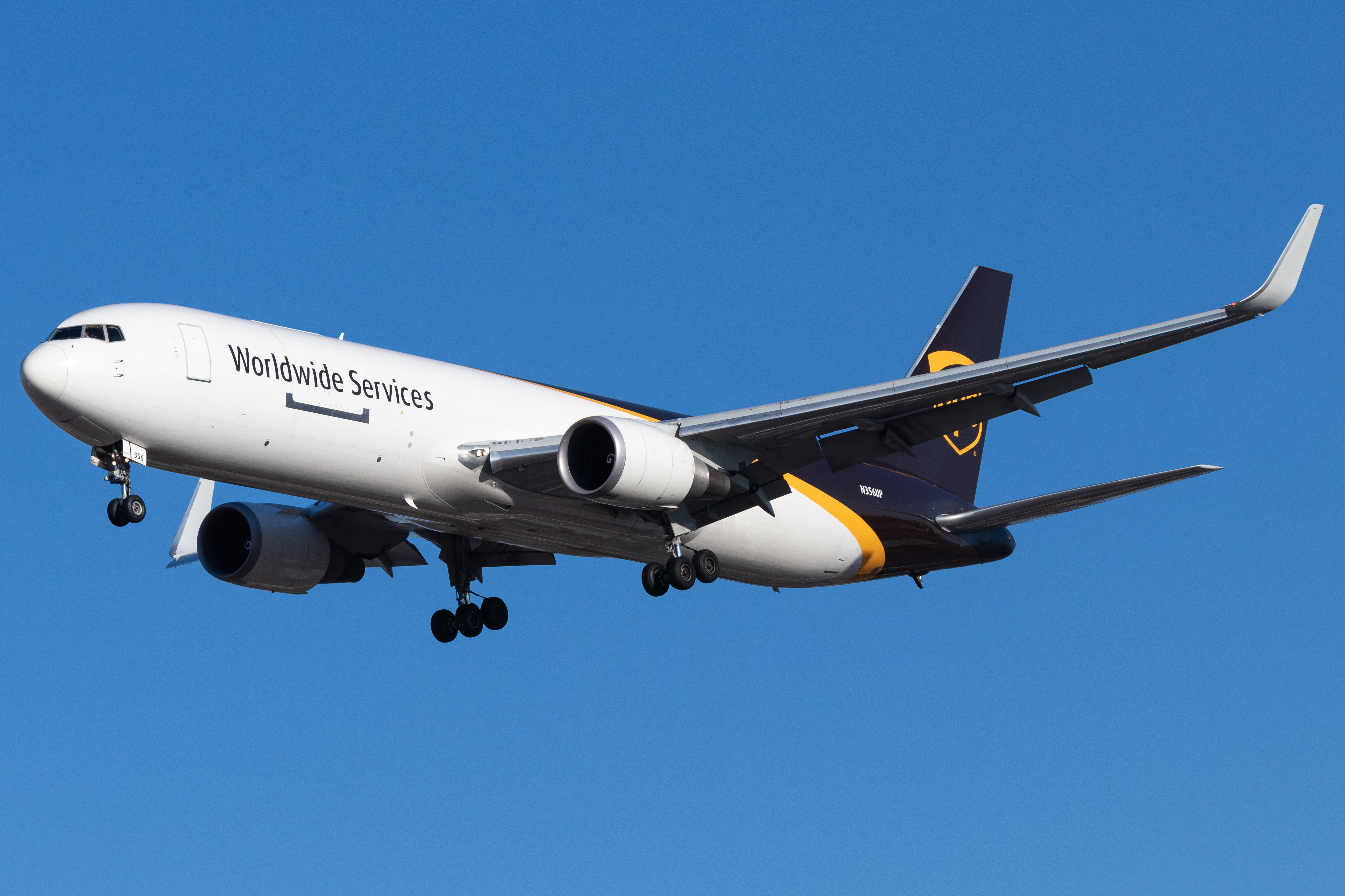Full size: United Parcel Service Boeing 767-300F N356UP at San Antonio International Airport