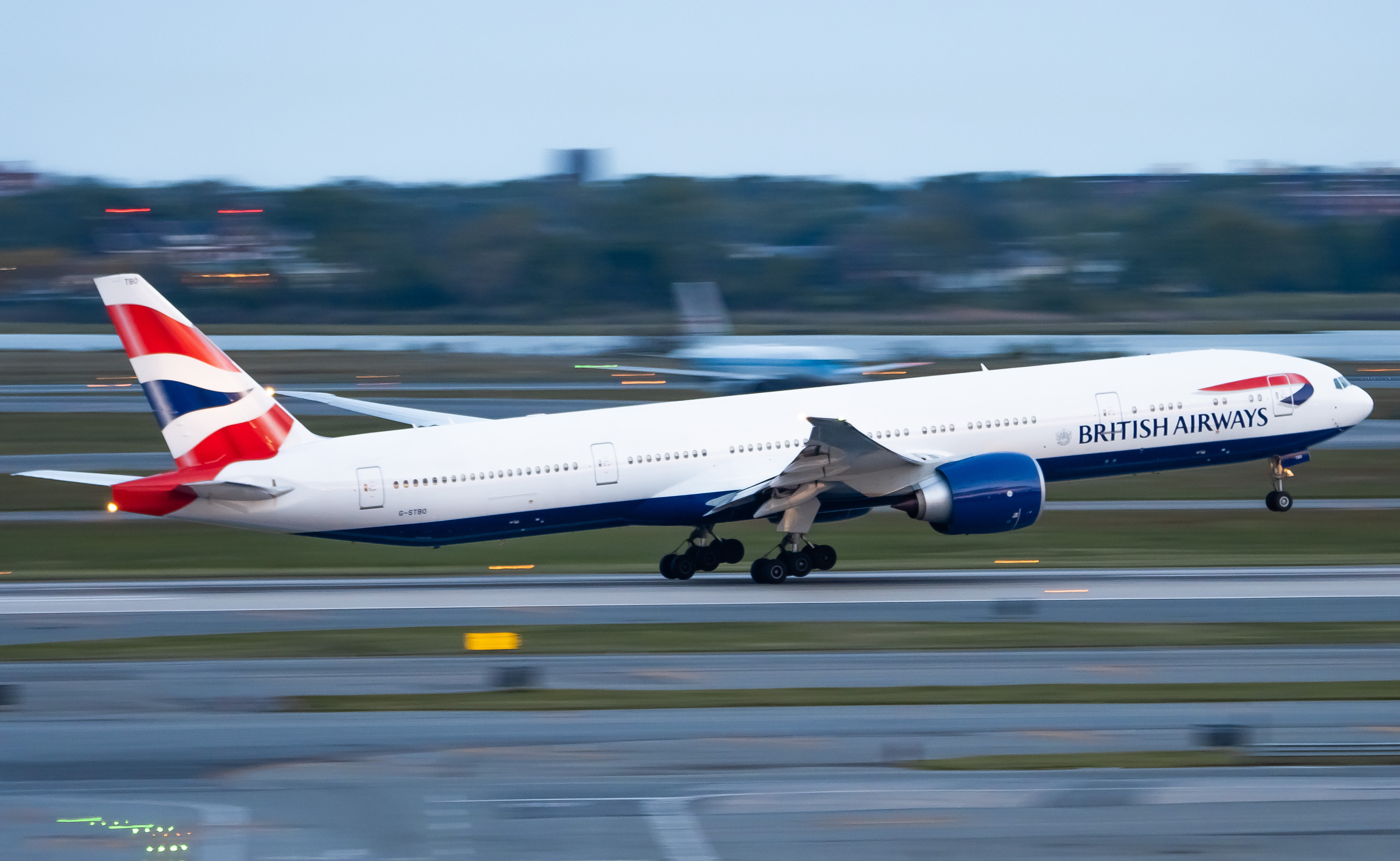 Full size: British Airways Boeing 777-300ER G-STBO at John F. Kennedy International Airport