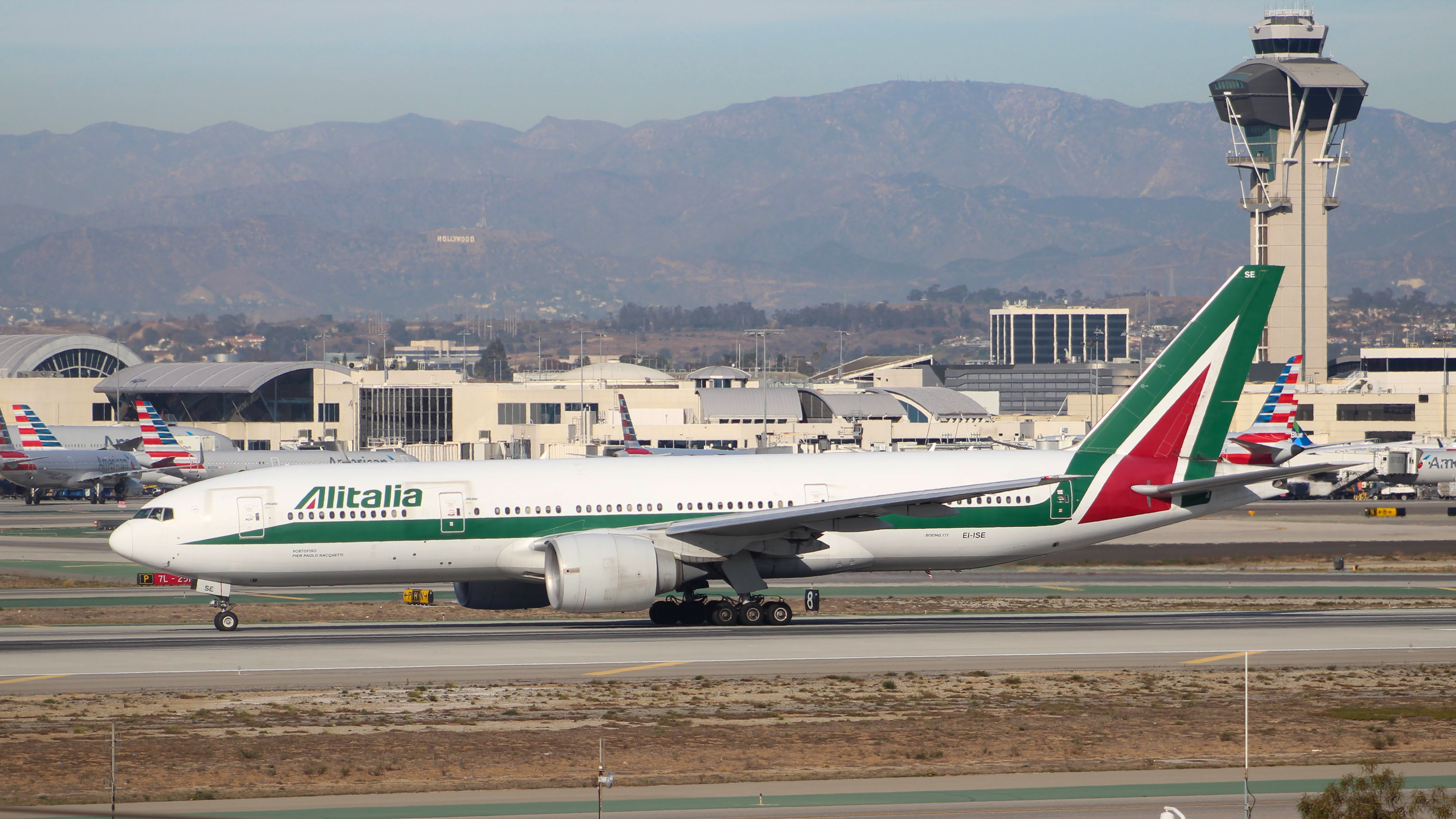 Full size: Alitalia Boeing 777-200ER EI-ISE at Los Angeles International Airport