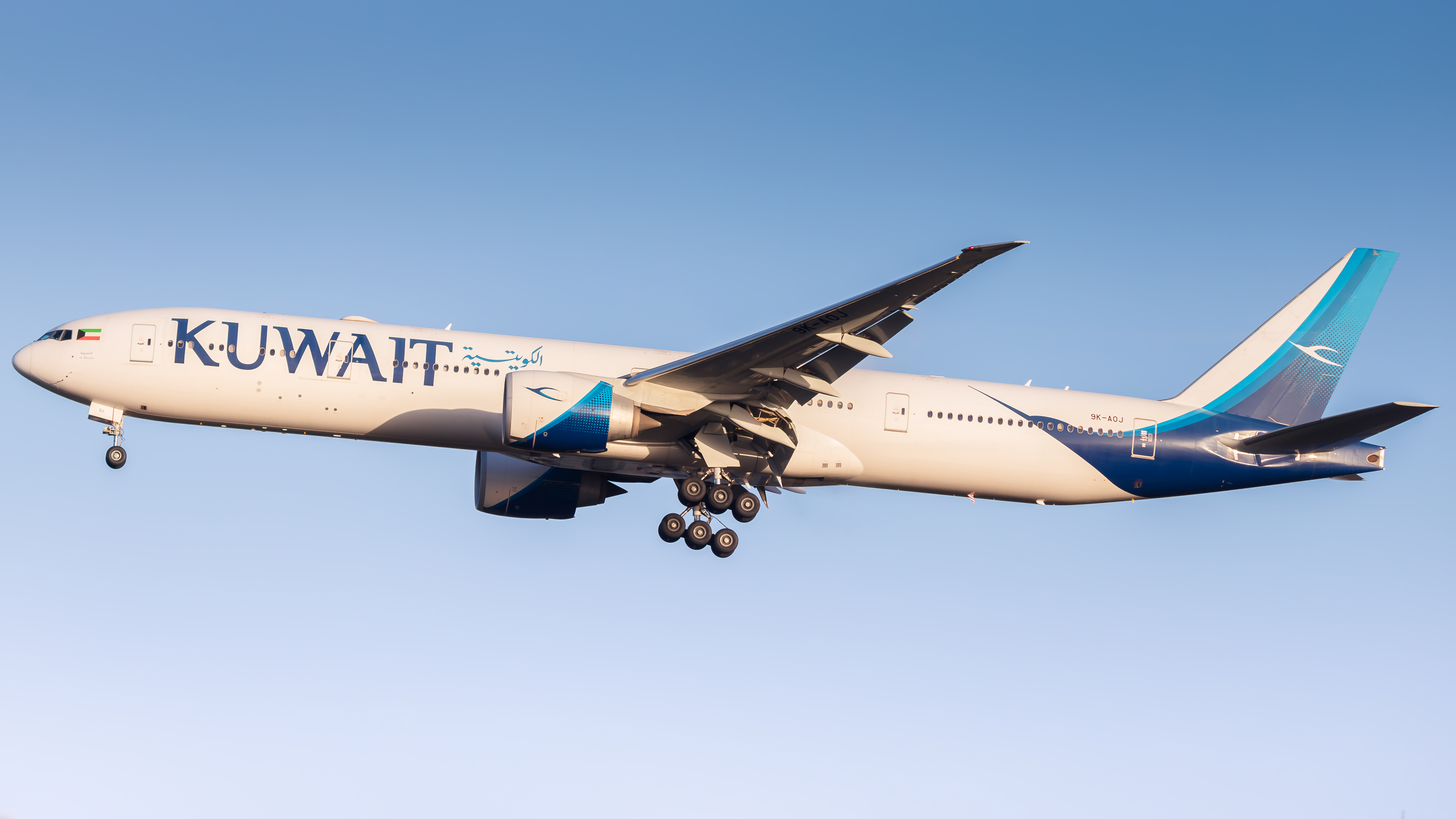 Full size: Kuwait Airways Boeing 777-300ER 9K-AOJ at London Heathrow International Airport