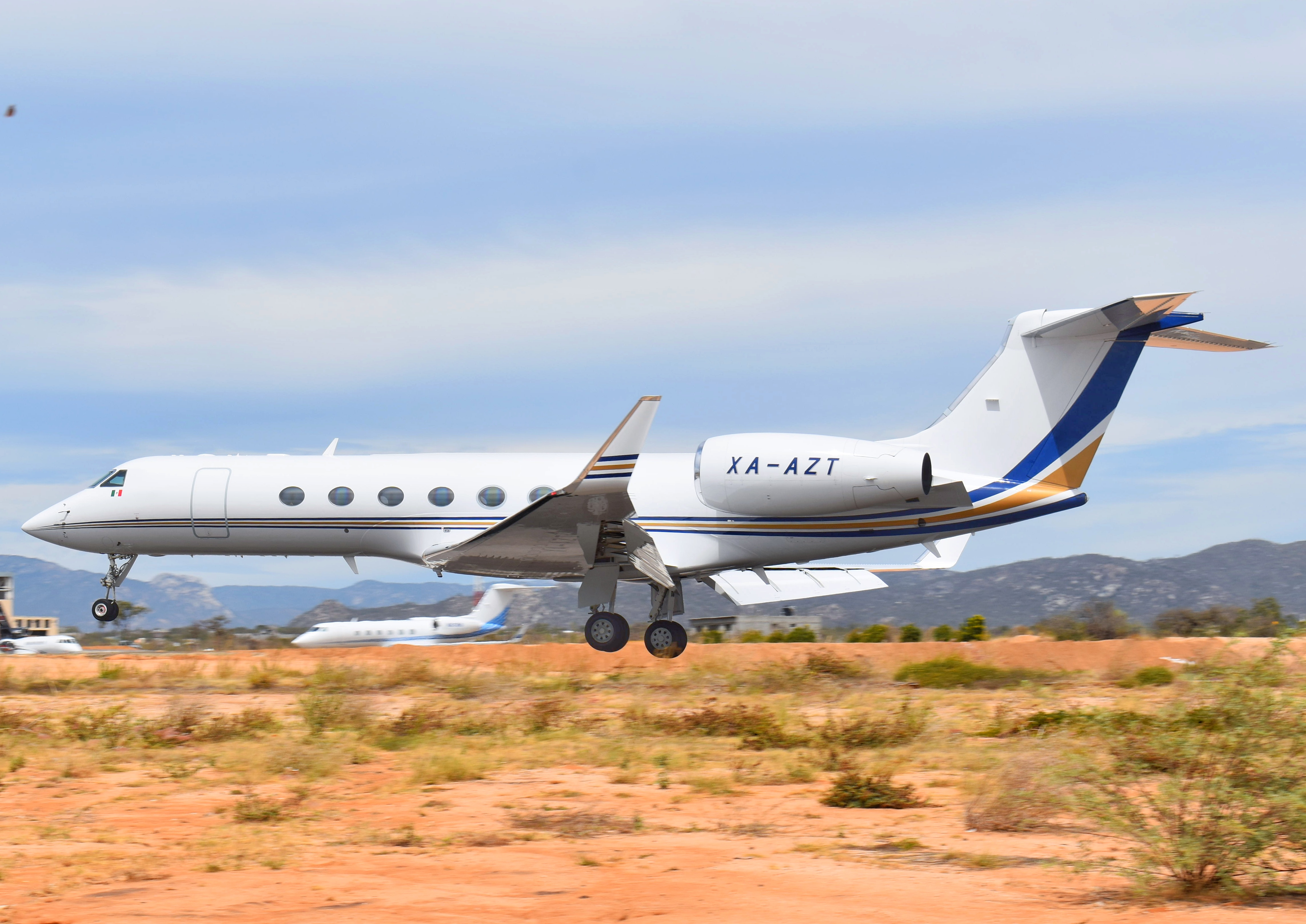 Full size: PRIVATE Gulfstream V XA-AZT at Aeropuerto de Cabo San Lucas Internacional