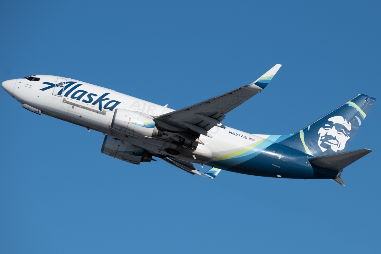 Full size: Alaska Air Cargo Boeing 737-700C N627AS at Anchorage Ted Stevens International Airport