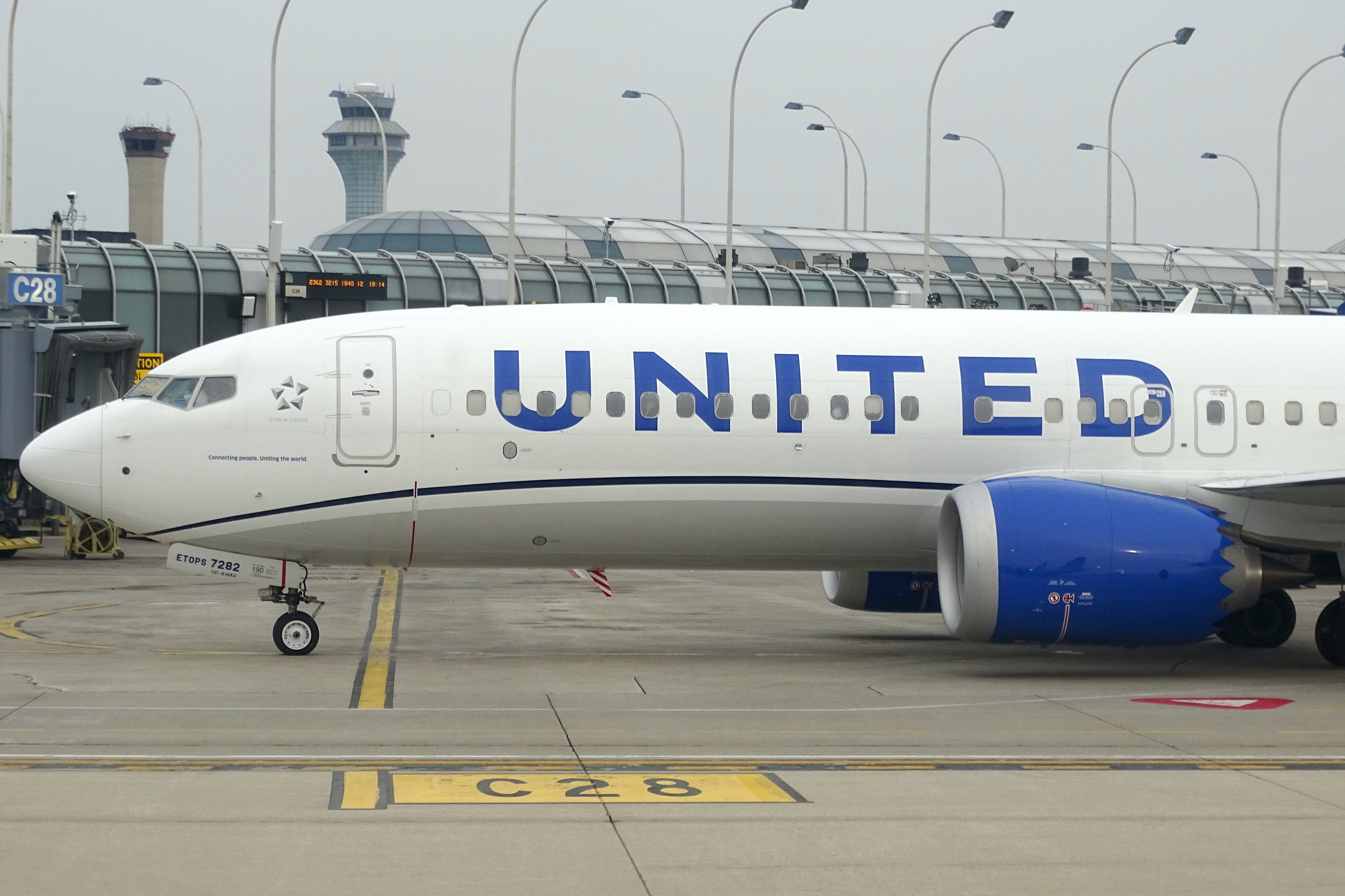 Full size: United Airlines Boeing 737 MAX 8 N47282 at Chicago O'Hare International Airport