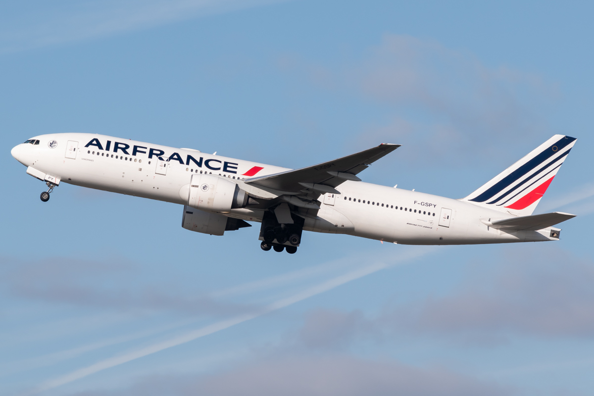 Full size: Air France Boeing 777-200ER F-GSPY at Paris Charles de Gaulle Airport