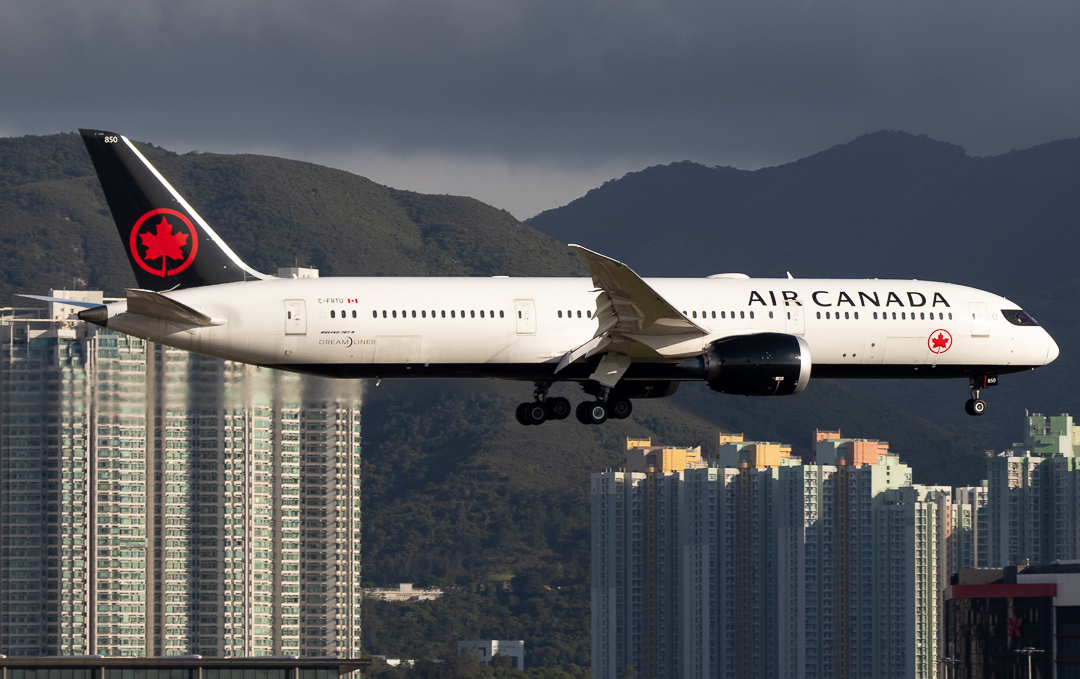 Full size: Air Canada Boeing 787-9 C-FRTU at Hong Kong International Airport