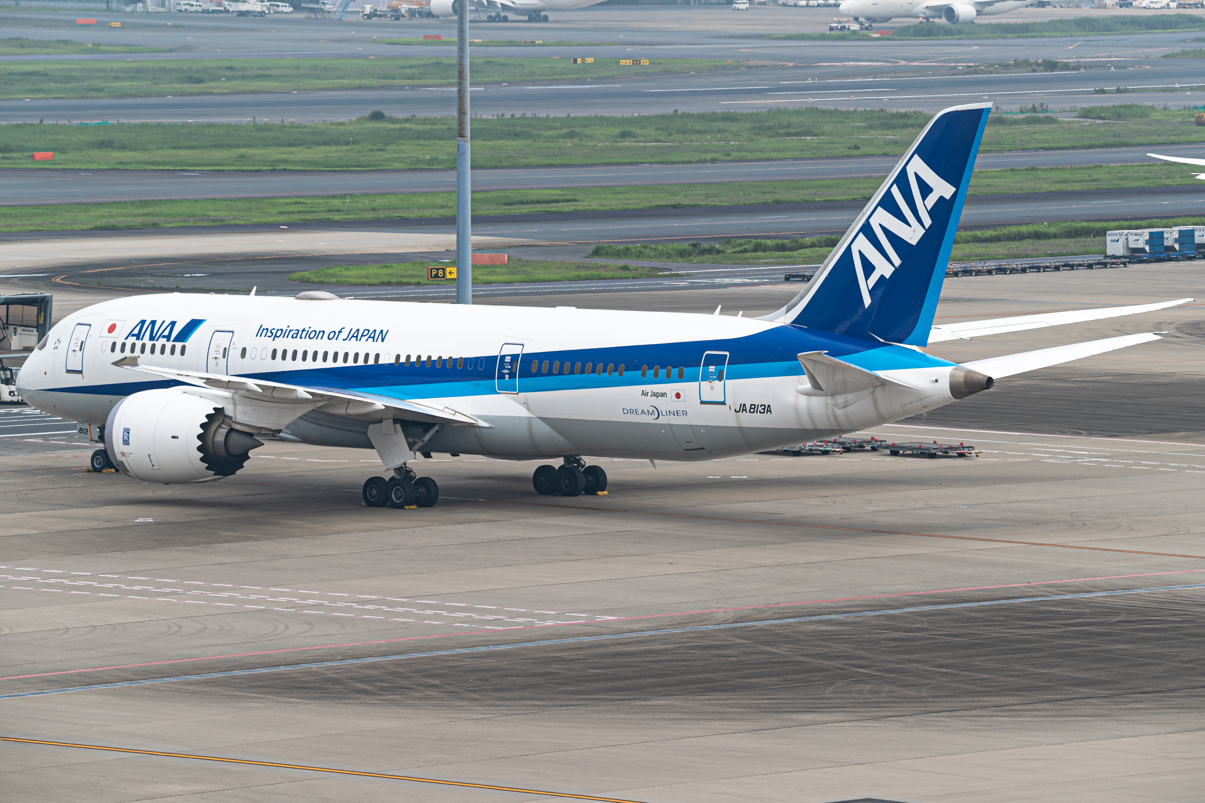 Full size: All Nippon Airways Boeing 787-8 JA813A at Tokyo-Haneda Airport