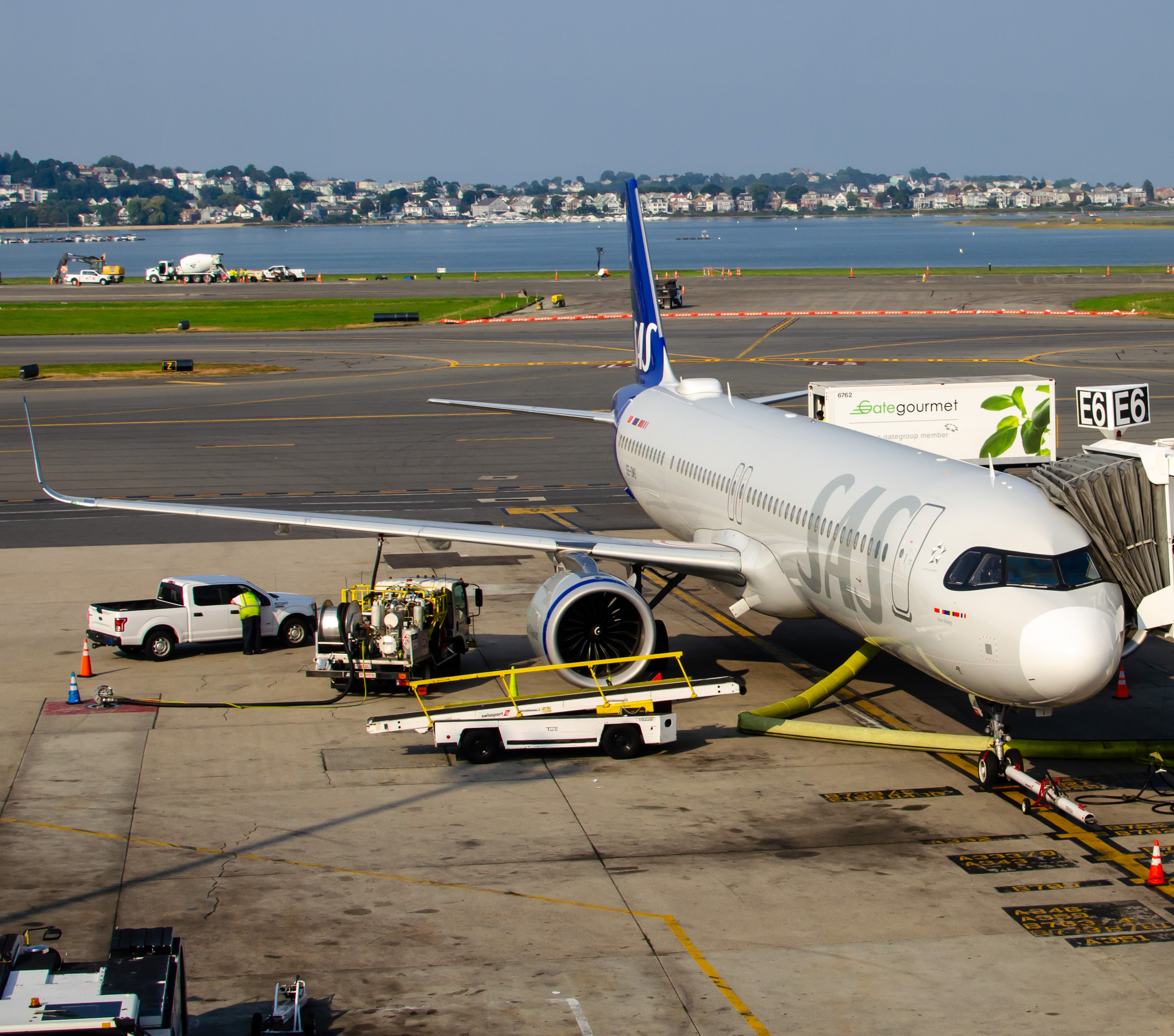 Full size: Scandinavian Airlines Airbus A321NEO SE-DMS at General Edward Lawrence Logan International Airport