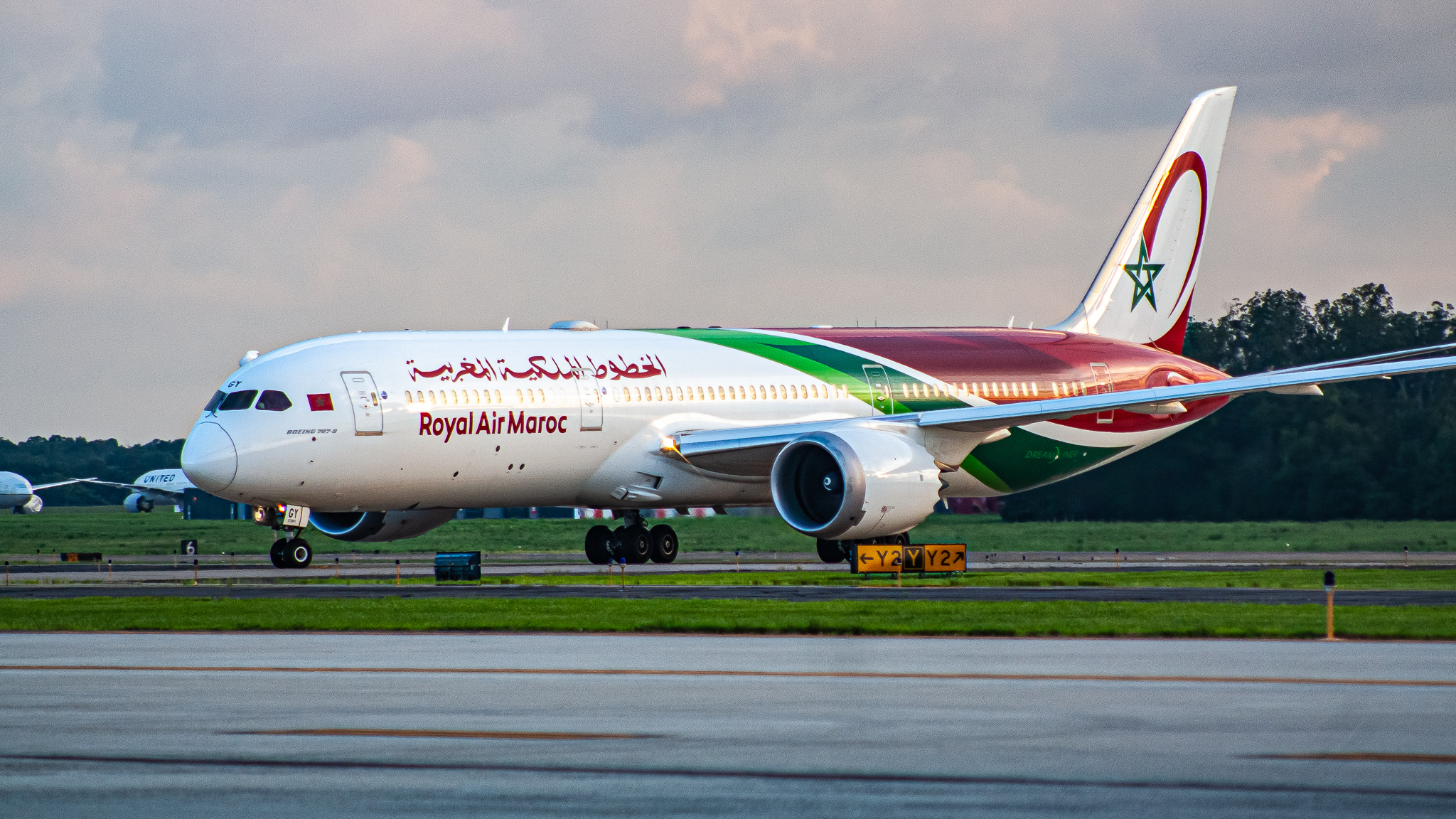 Full size: Royal Air Maroc Boeing 787-9 CN-RGY at Washington Dulles International Airport