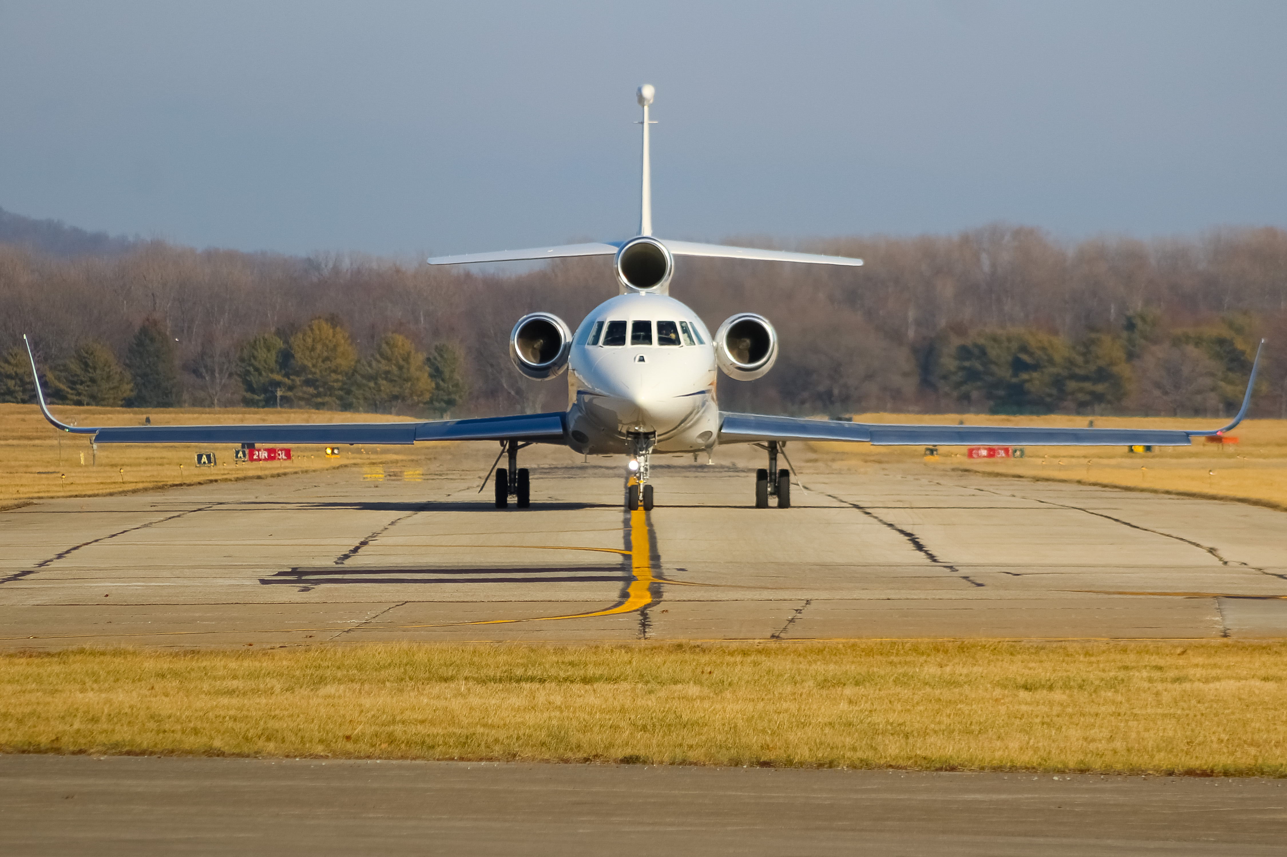 Full size: PRIVATE Dassault Falcon 900EX N40LB at Cincinnati Municipal Airport/Lunken Field