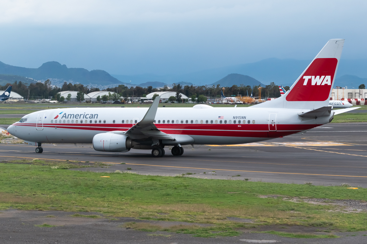 Full size: American Airlines Boeing 737-800 N915NN at Mexico City International Airport