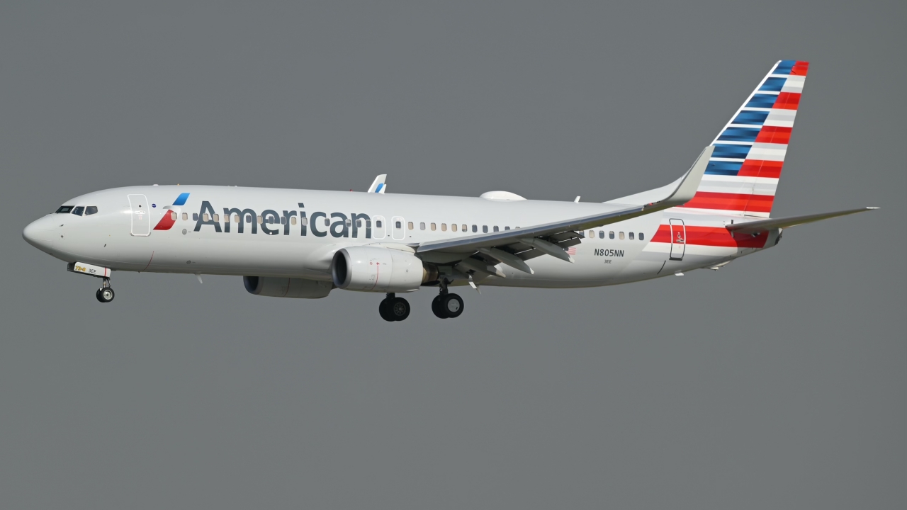 Full size: American Airlines Boeing 737-800 N805NN at Dallas-Fort Worth International Airport