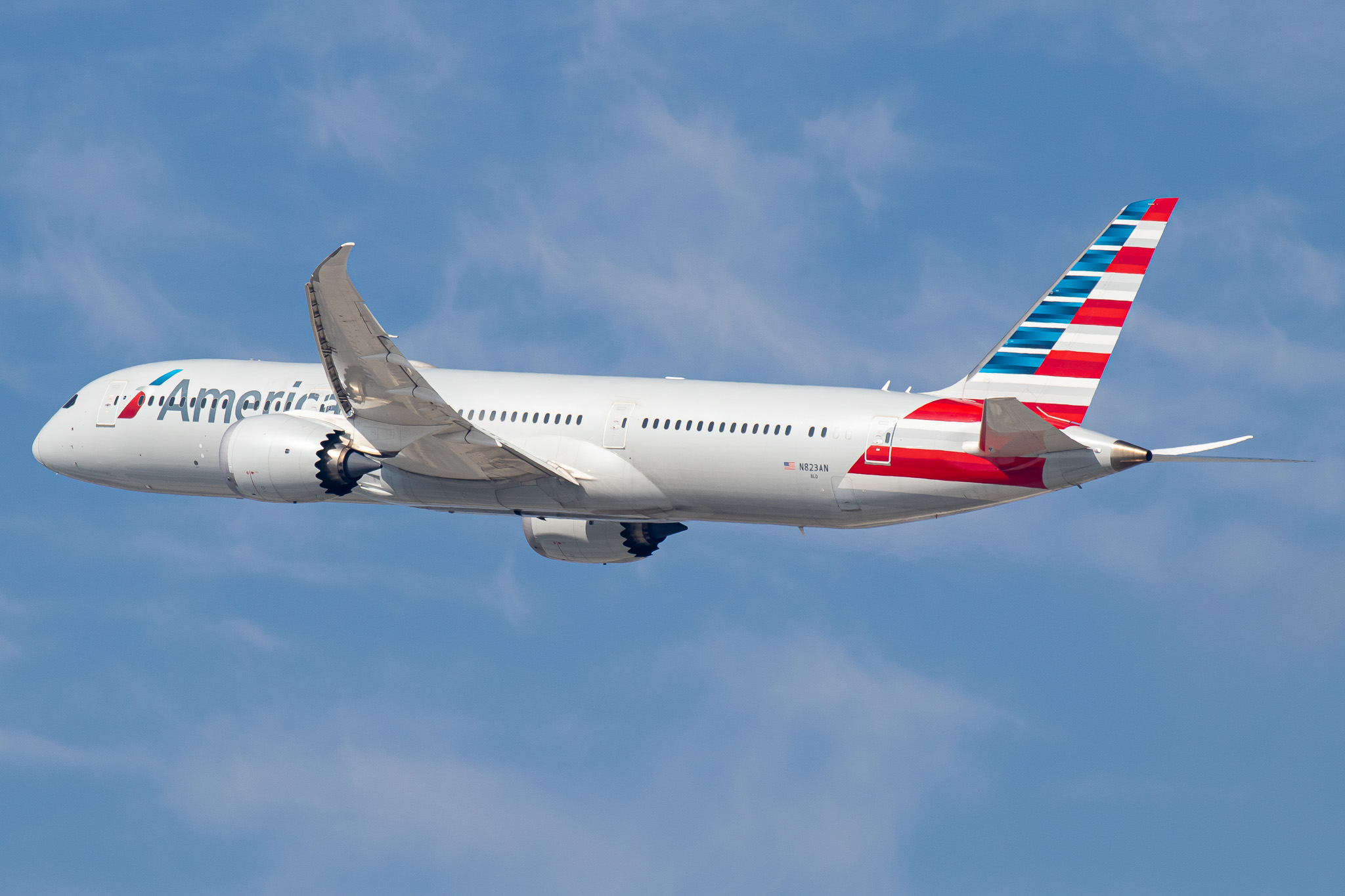 Full size: American Airlines Boeing 787-9 N823AN at Los Angeles International Airport