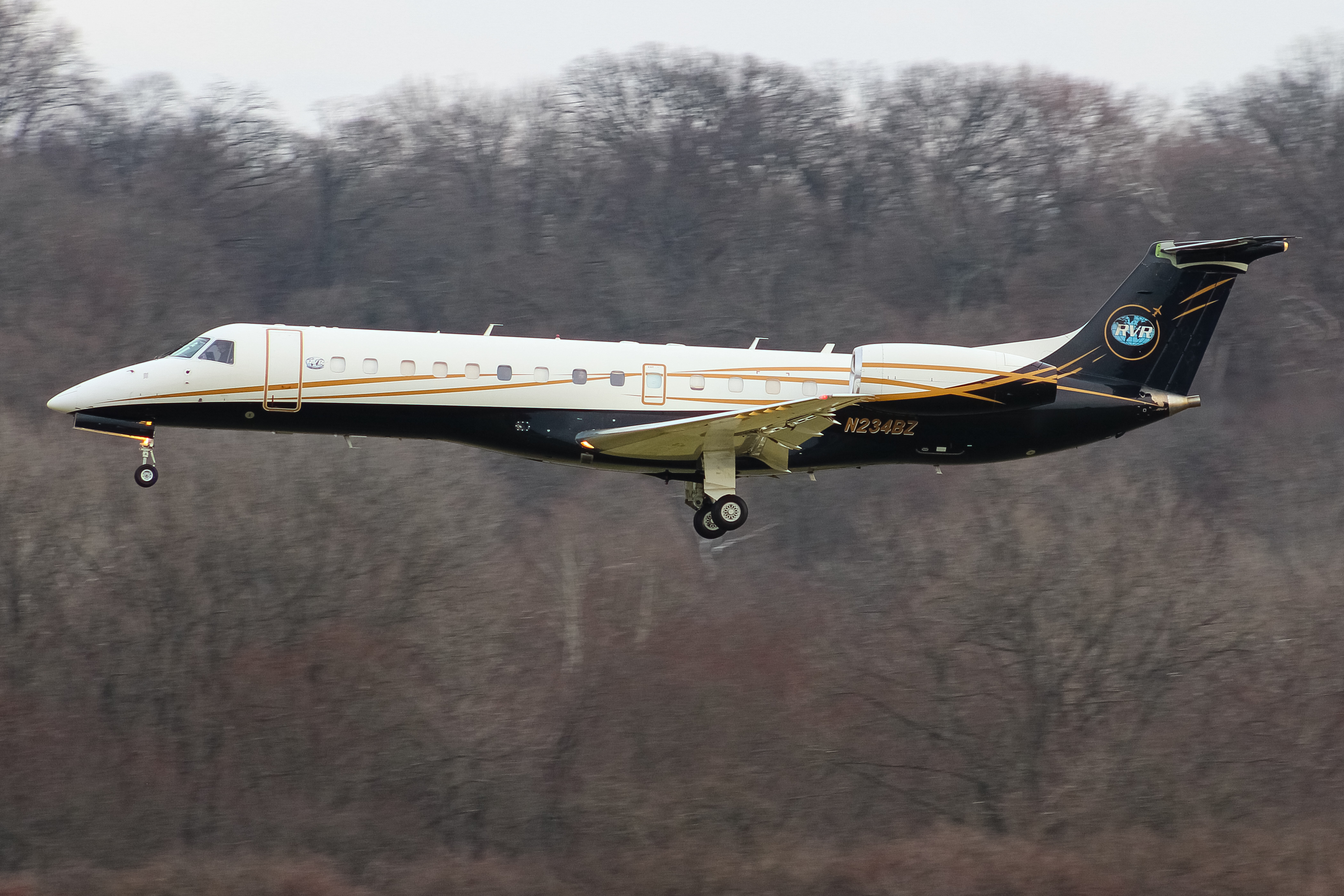 Full size: RVR Aviation Embraer ERJ135 N234BZ at Cincinnati Municipal Airport/Lunken Field