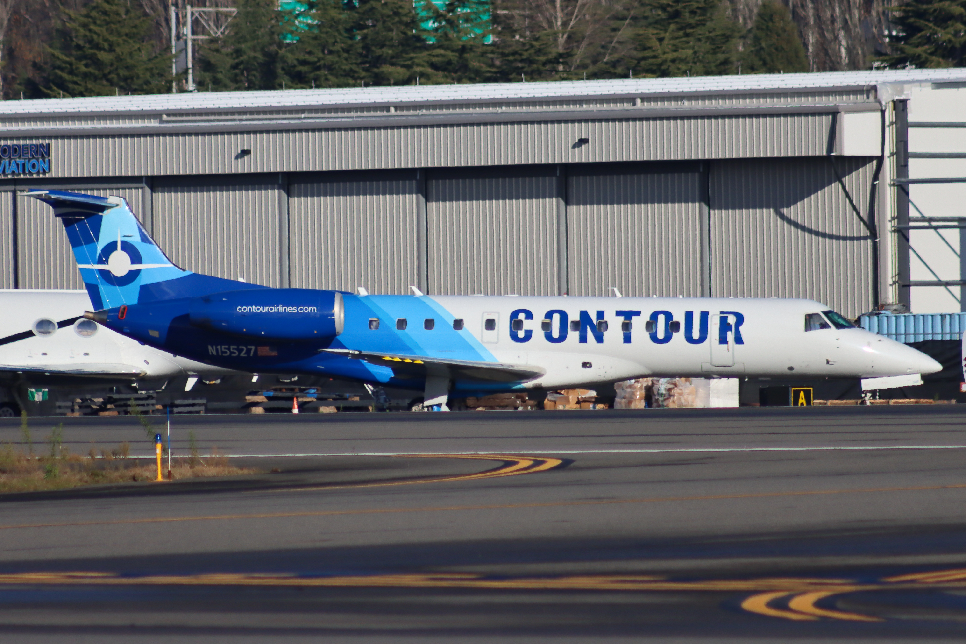 Full size: contour airlines Embraer ERJ135 N15527 at Boeing Field/King County International Airport