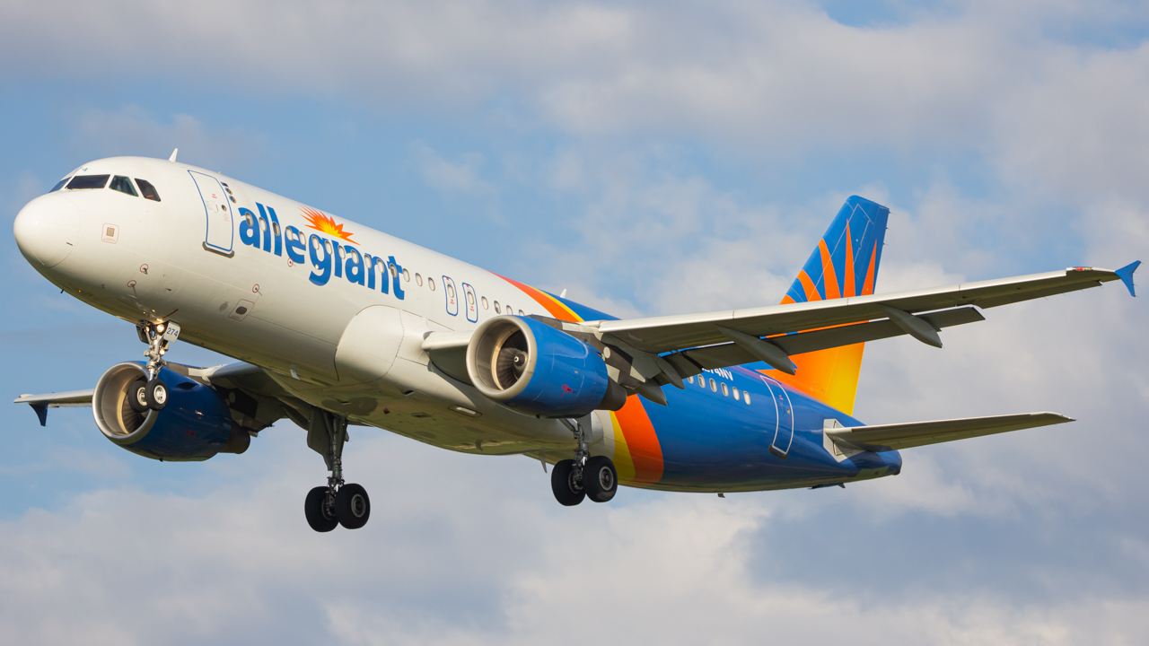 Full size: Allegiant Air Airbus A320 N274NV at John Glenn Columbus International Airport