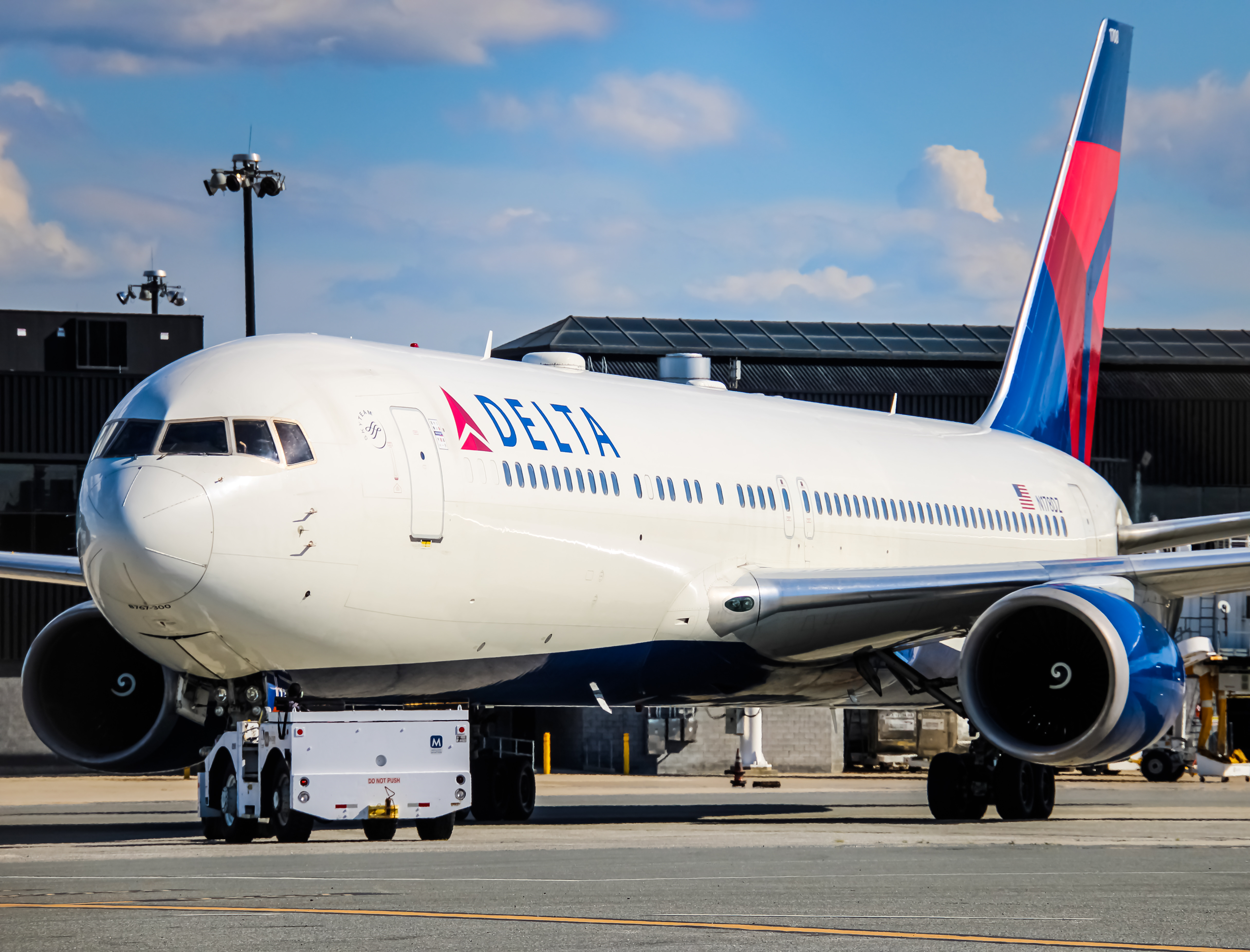 Full size: Delta Airlines Boeing 767-300 N178DZ at Baltimore/Washington International Thurgood Marshall Airport