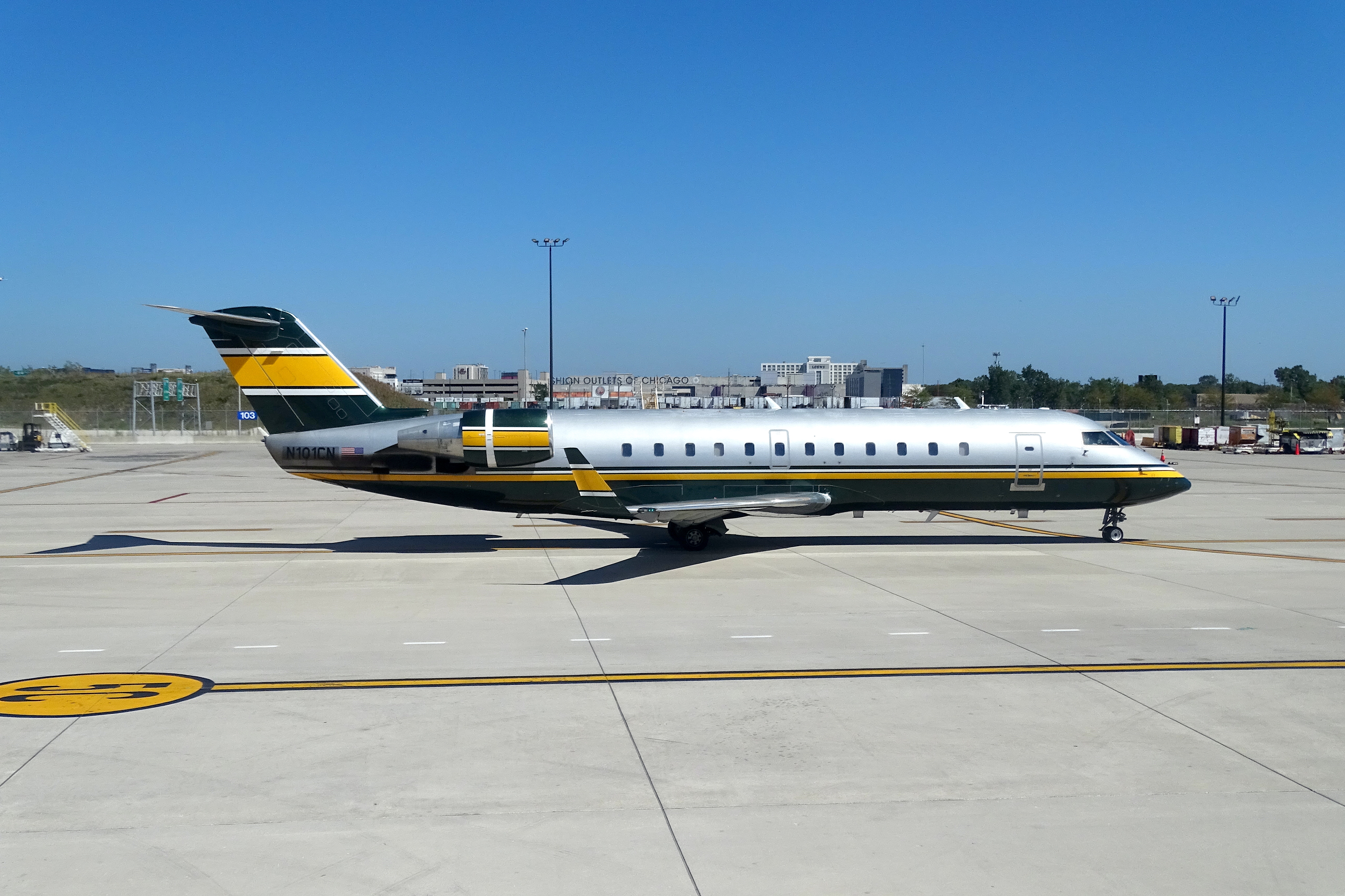 Full size: Contour Airlines Mitsubishi CRJ-200 N101CN at Chicago O'Hare International Airport