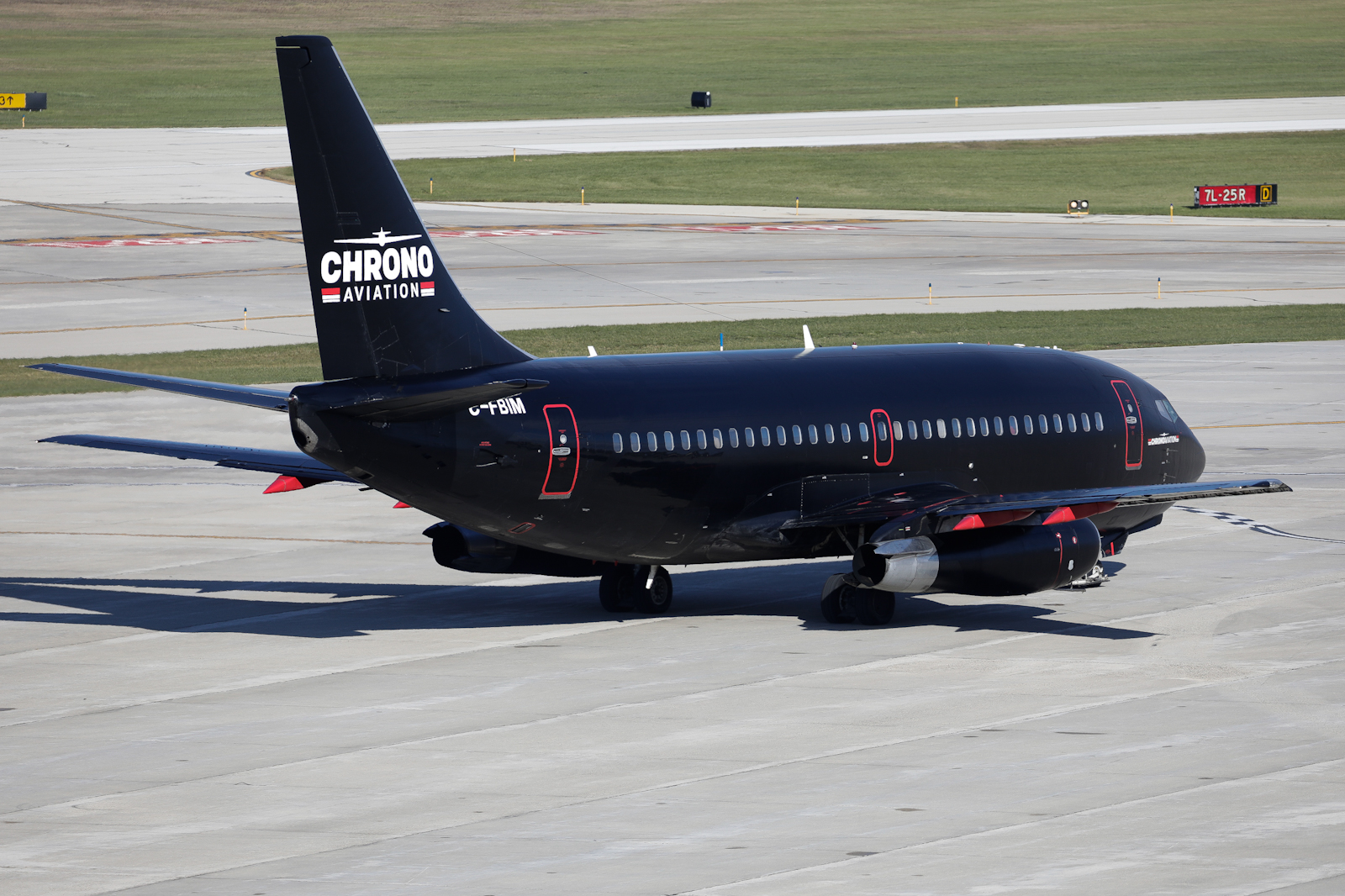 Full size: Chrono aviation Boeing 737-200 C-FBIM at General Mitchell International Airport