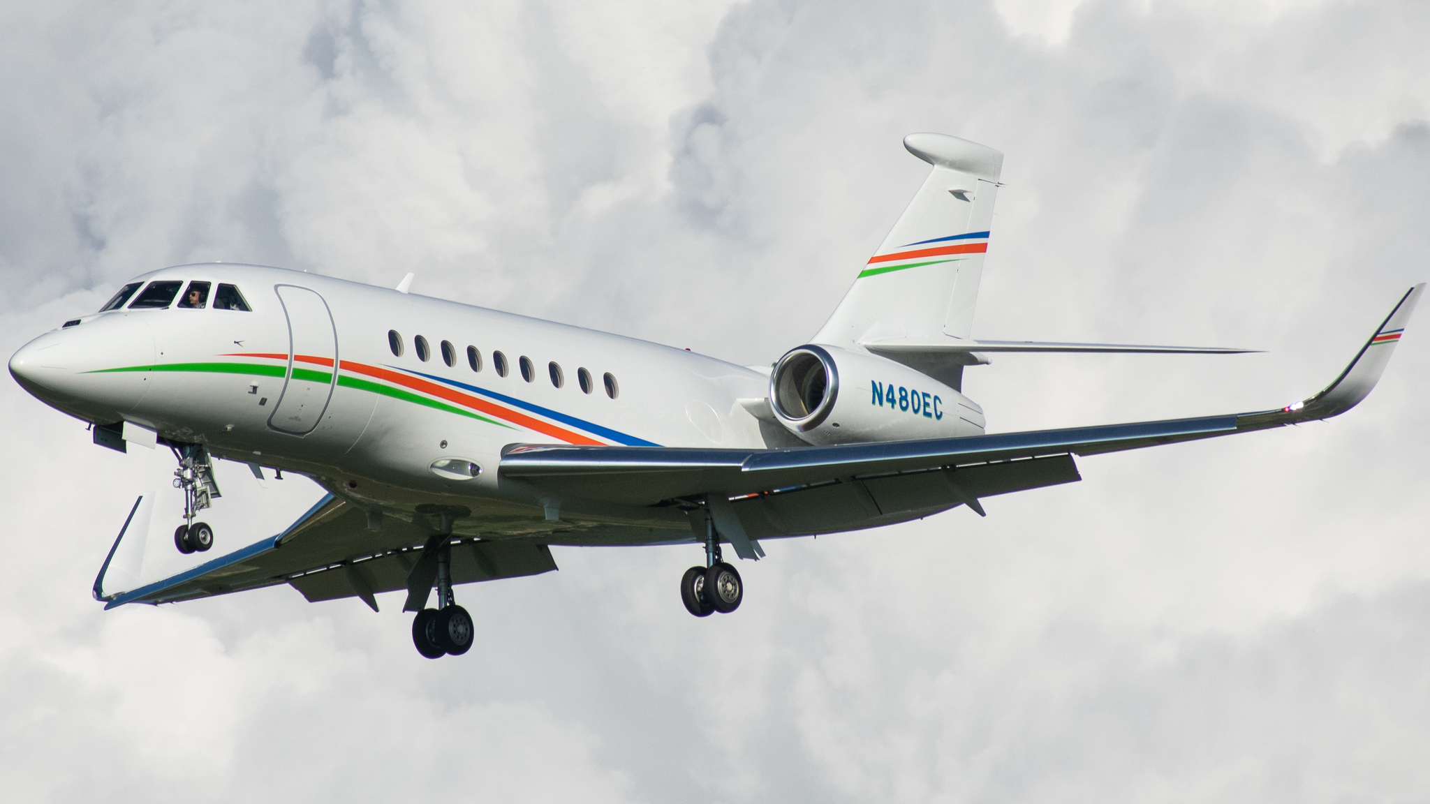 Full size: PRIVATE Dassault Falcon 2000EX N480EC at Baltimore/Washington International Thurgood Marshall Airport