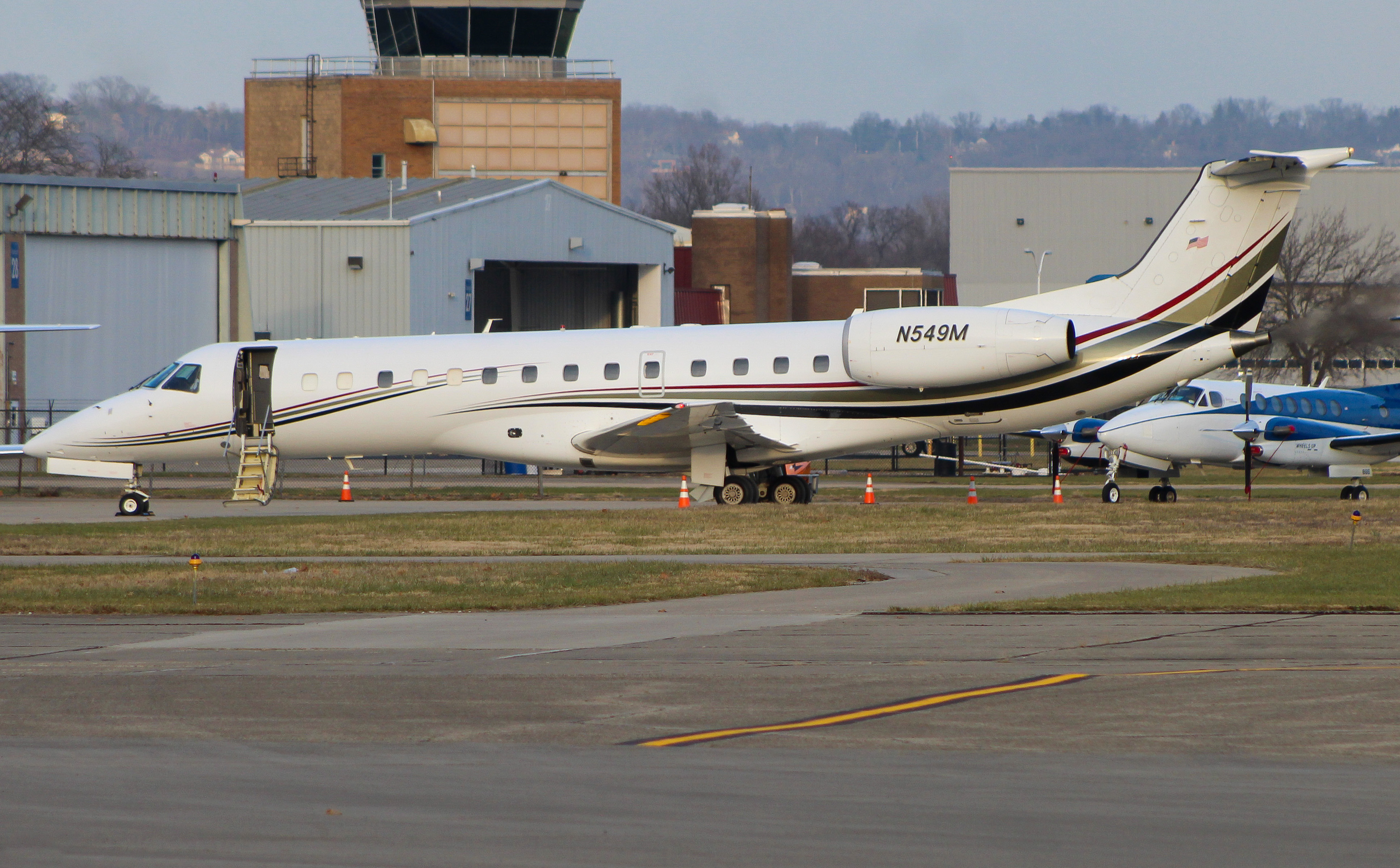 Full size: PRIVATE Embraer ERJ135 N549M at Cincinnati Municipal Airport/Lunken Field