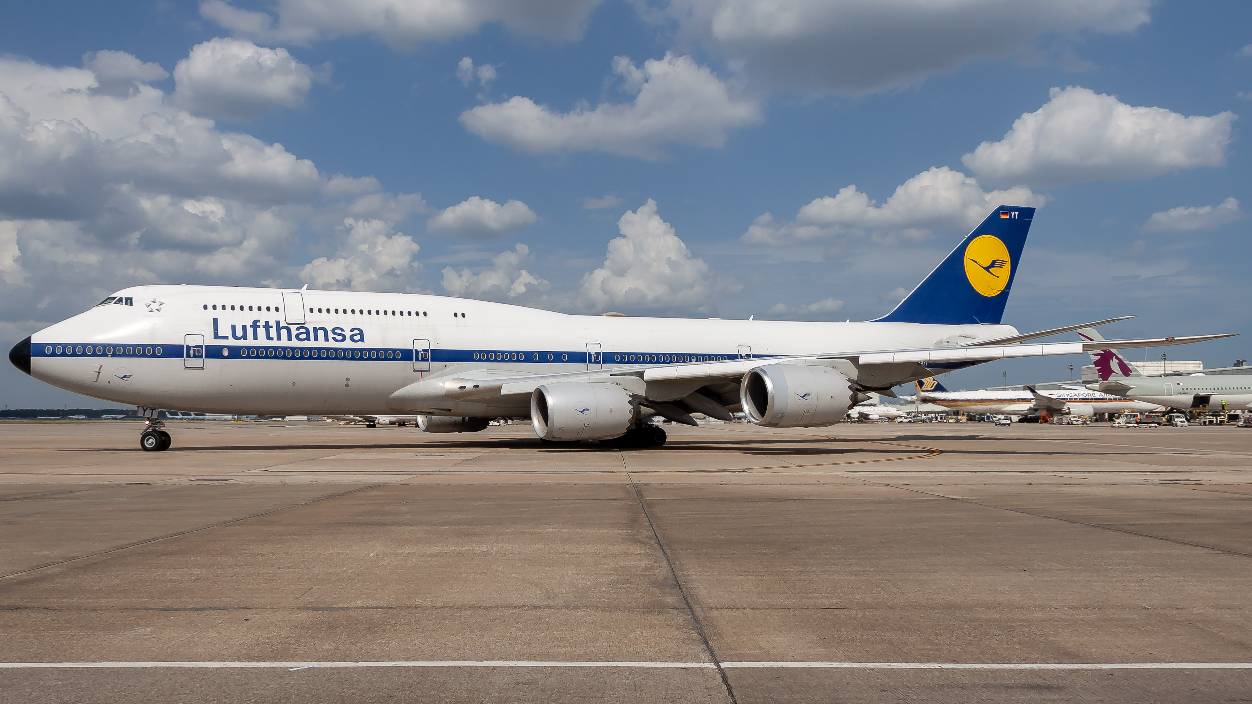 Full size: Lufthansa Boeing 747-8i D-ABYT at Houston-George Bush Intercontinental Airport