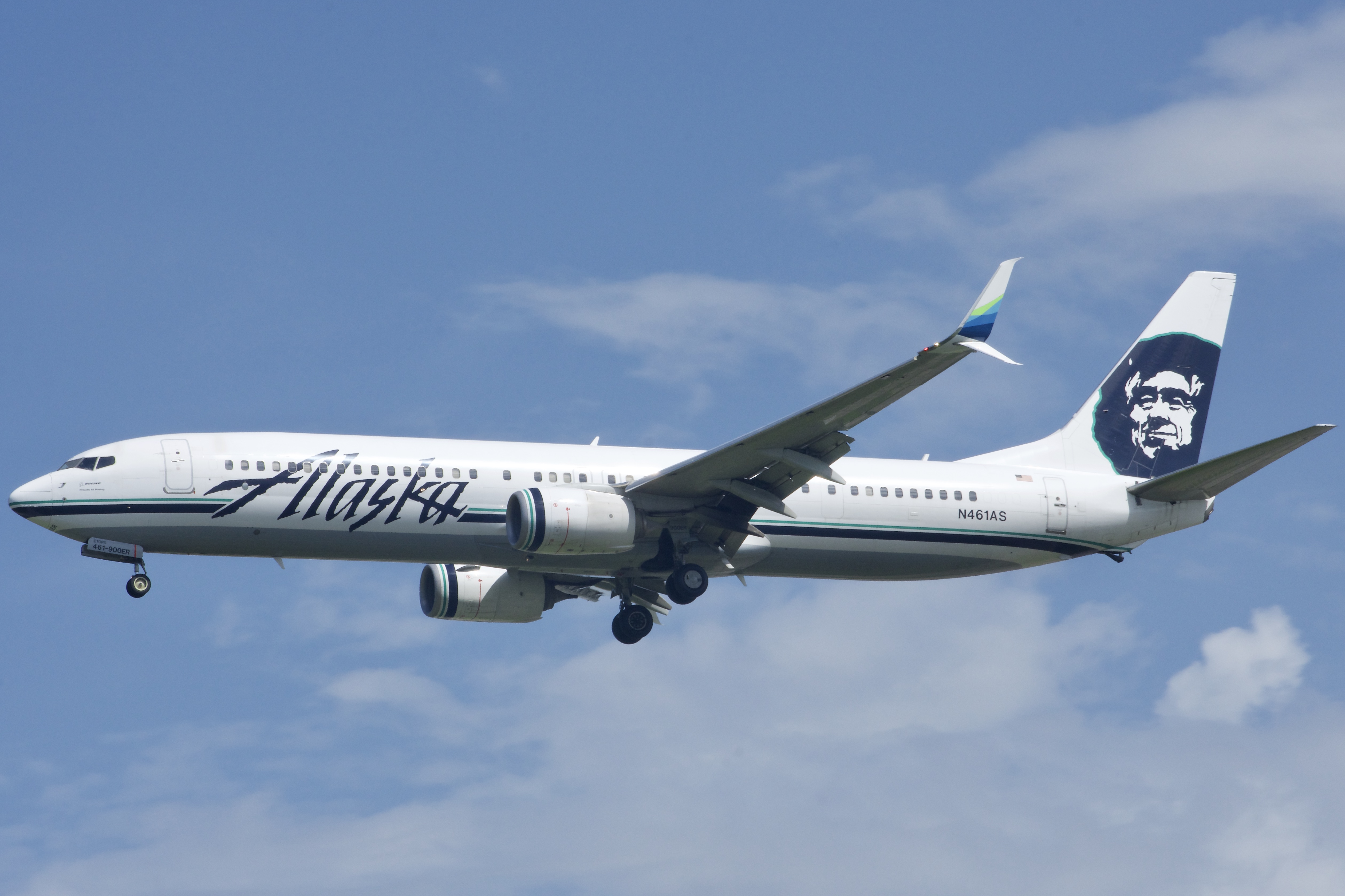 Full size: Alaska Airlines Boeing 737-900ER N461AS at Orlando International Airport