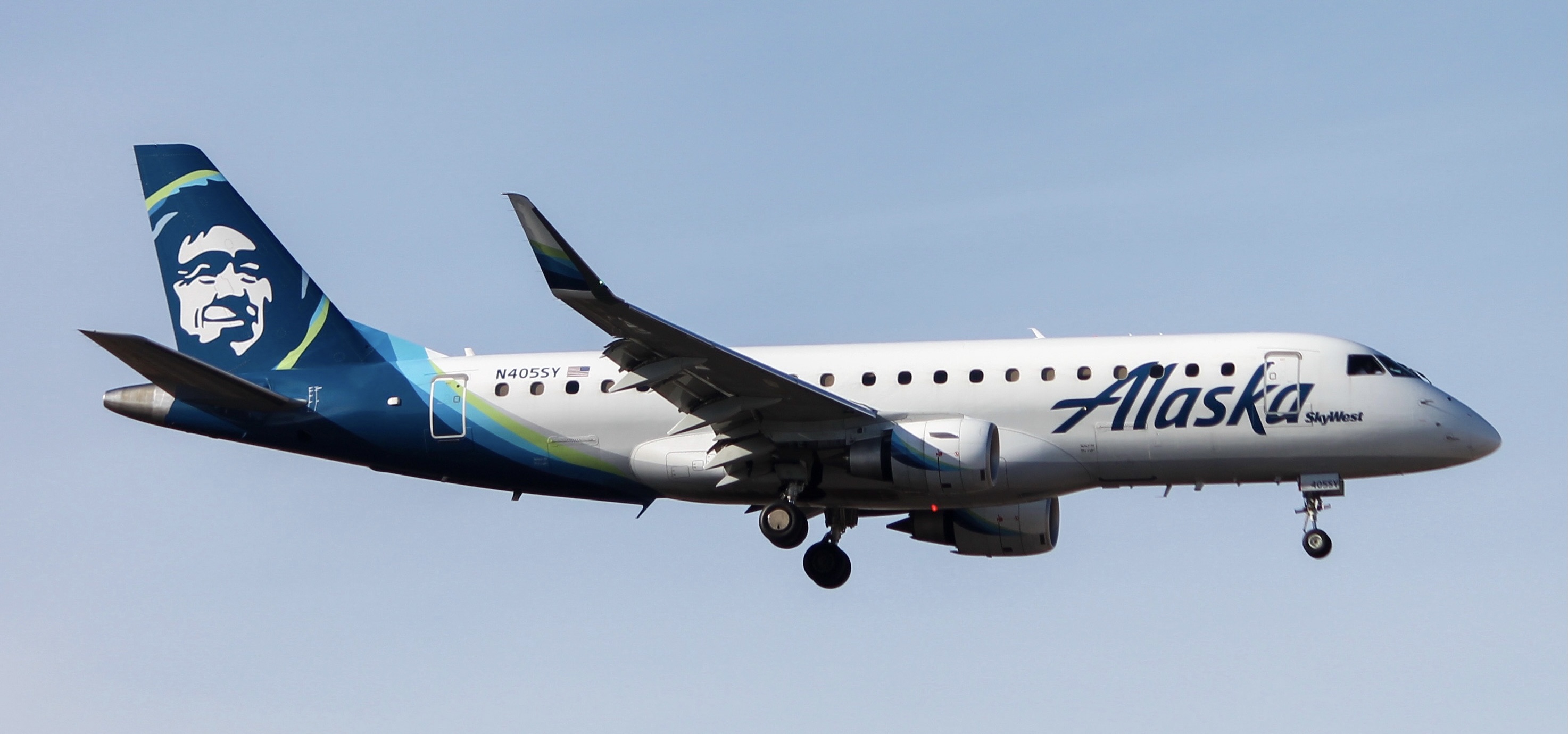 Full size: Alaska Airlines Embraer E175 N405SY at Salt Lake City International Airport