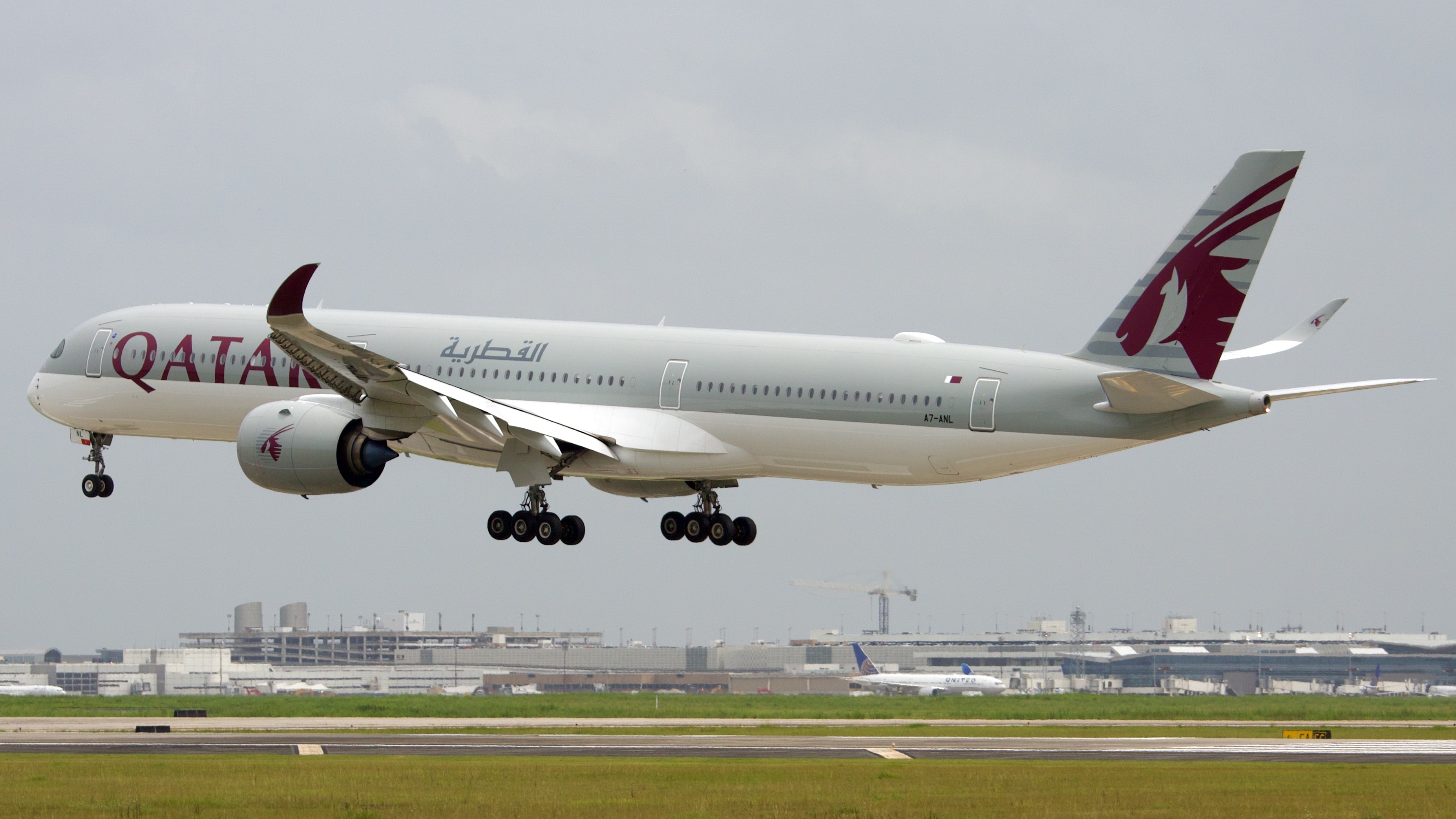 Full size: Qatar Airways Airbus A350-1000 A7-ANL at Houston-George Bush Intercontinental Airport