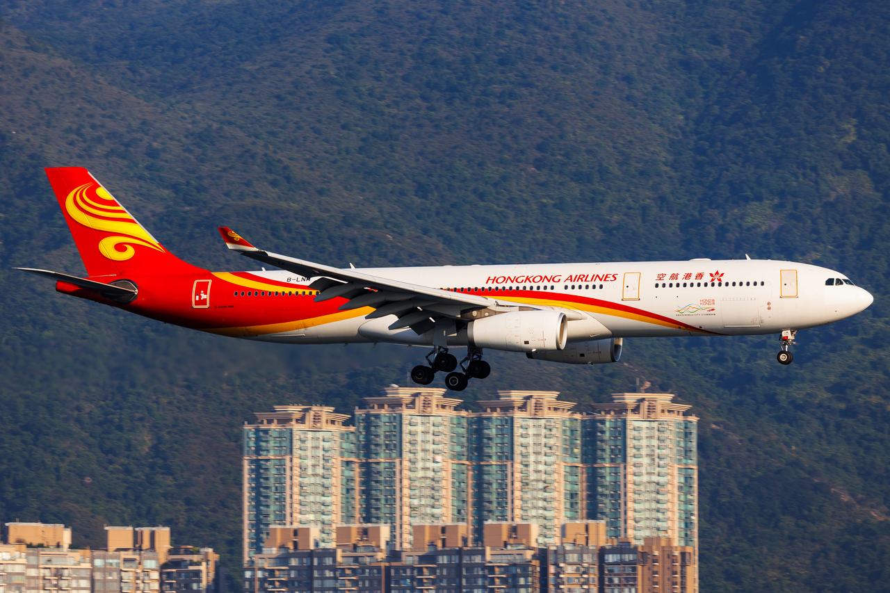 Full size: Hong Kong Airlines Airbus A330-300 B-LNM at Hong Kong International Airport