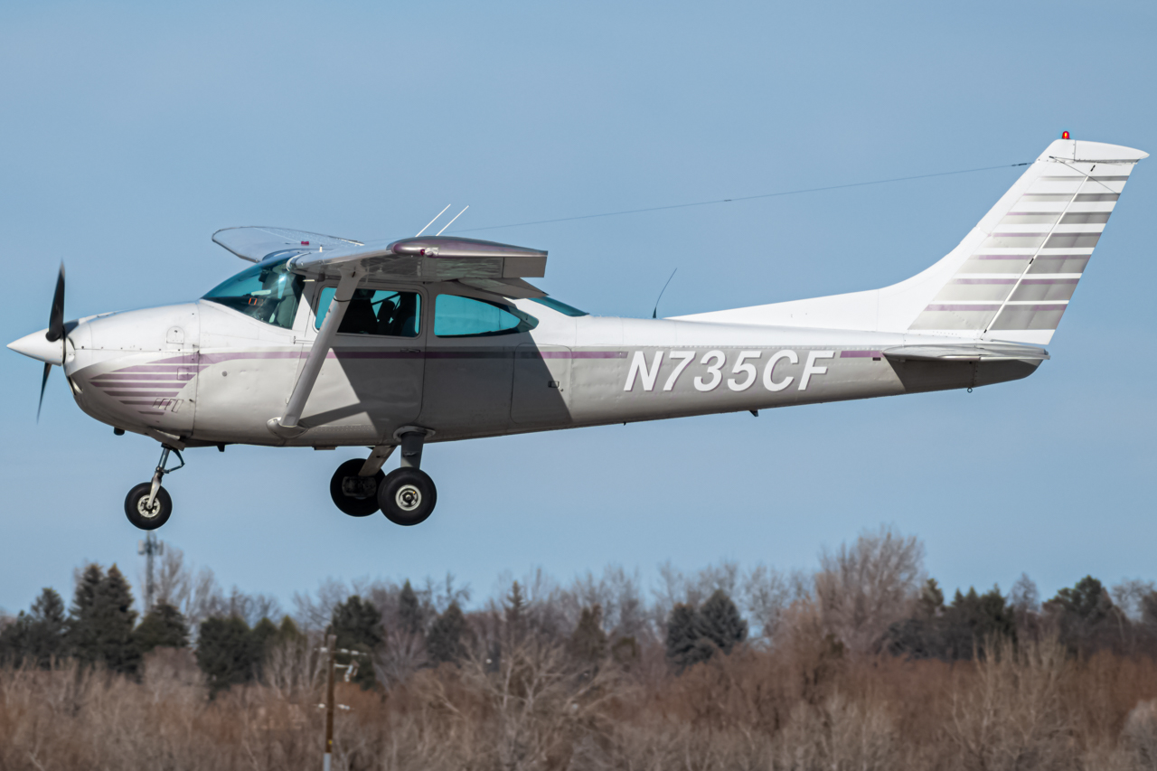 Full size: PRIVATE Cessna 182 Skylane N735CF at Vance Brand Airport