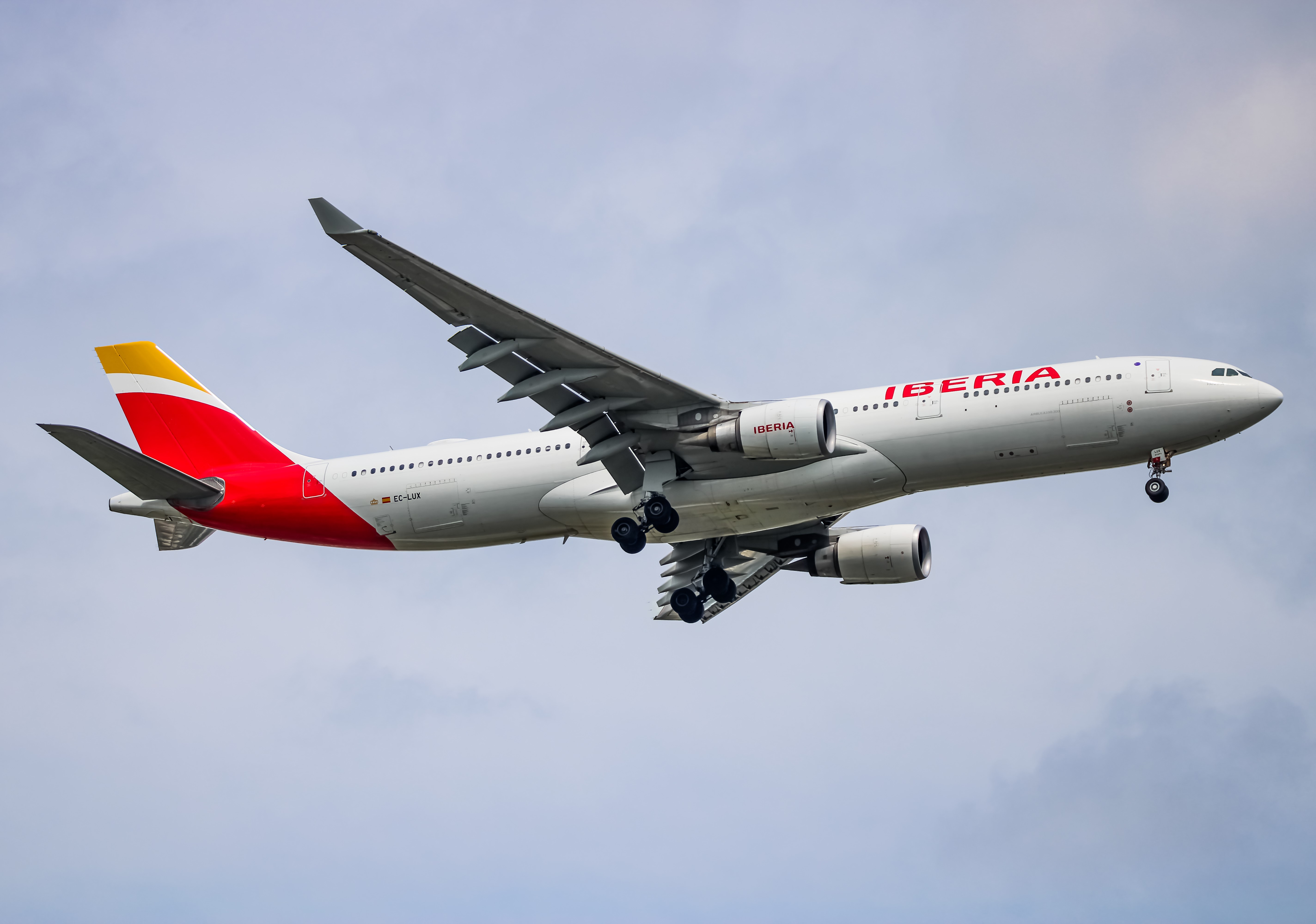 Full size: Iberia Airbus A330-300 EC-LUX at Washington Dulles International Airport